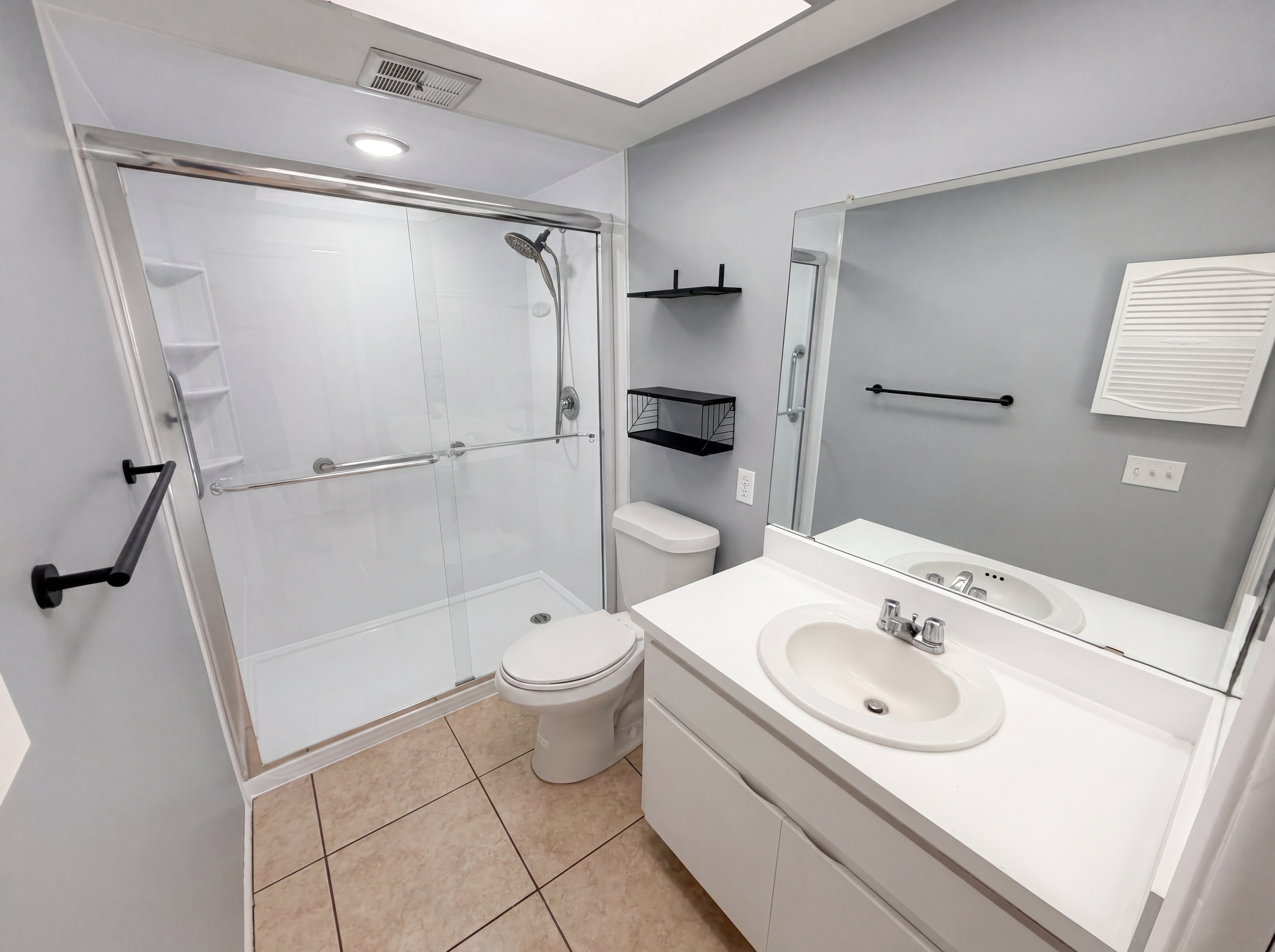 Photo 18 of 29 of 4561 Great Lakes Dr S, Clearwater, FL
