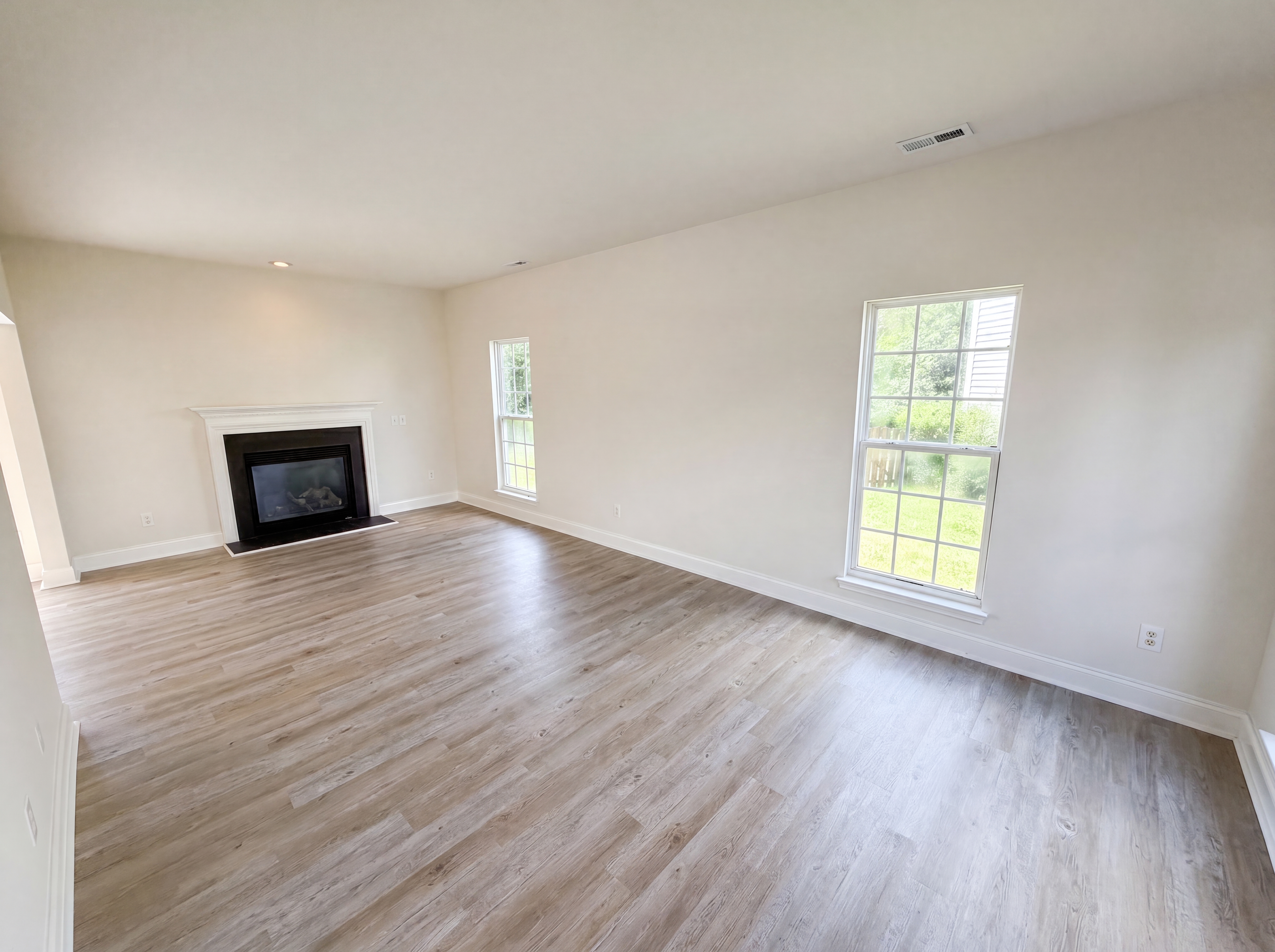 Photo 6 of 25 of 11805 Guildhall Ln, Charlotte, NC