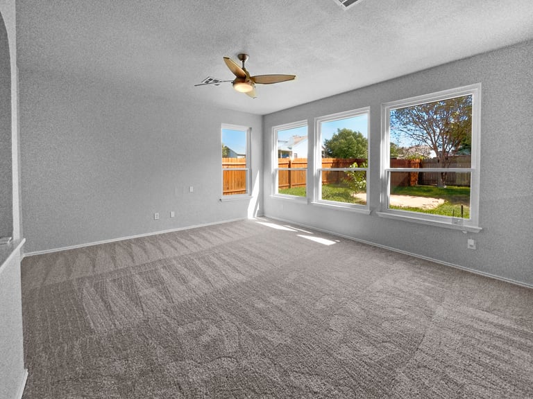 Photo 4 of 18 - 17309 Orwell Ln, Round Rock, TX 78664
