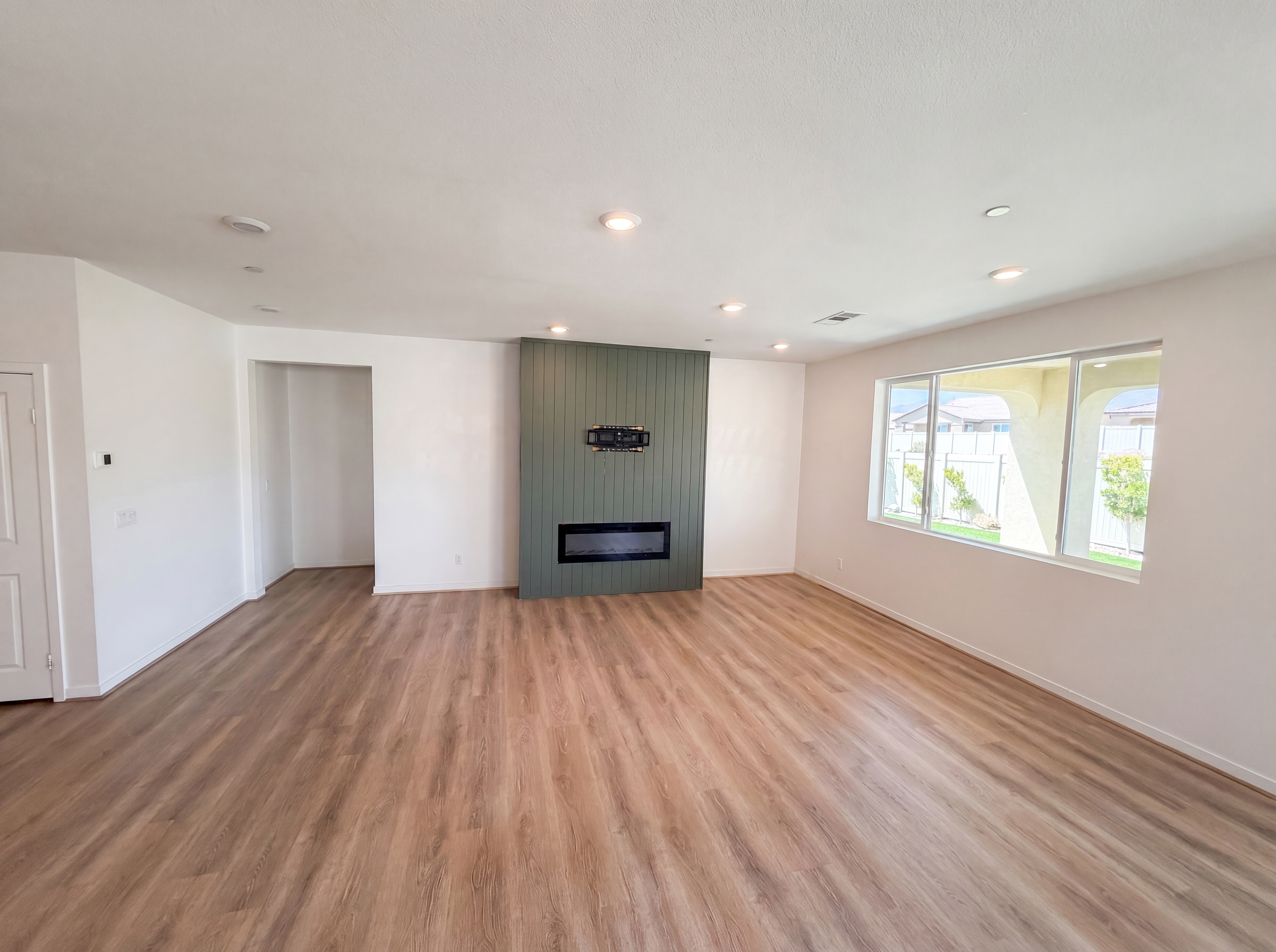 Photo 3 of 22 of 11619 Sky Pointe Dr, Desert Hot Springs, CA