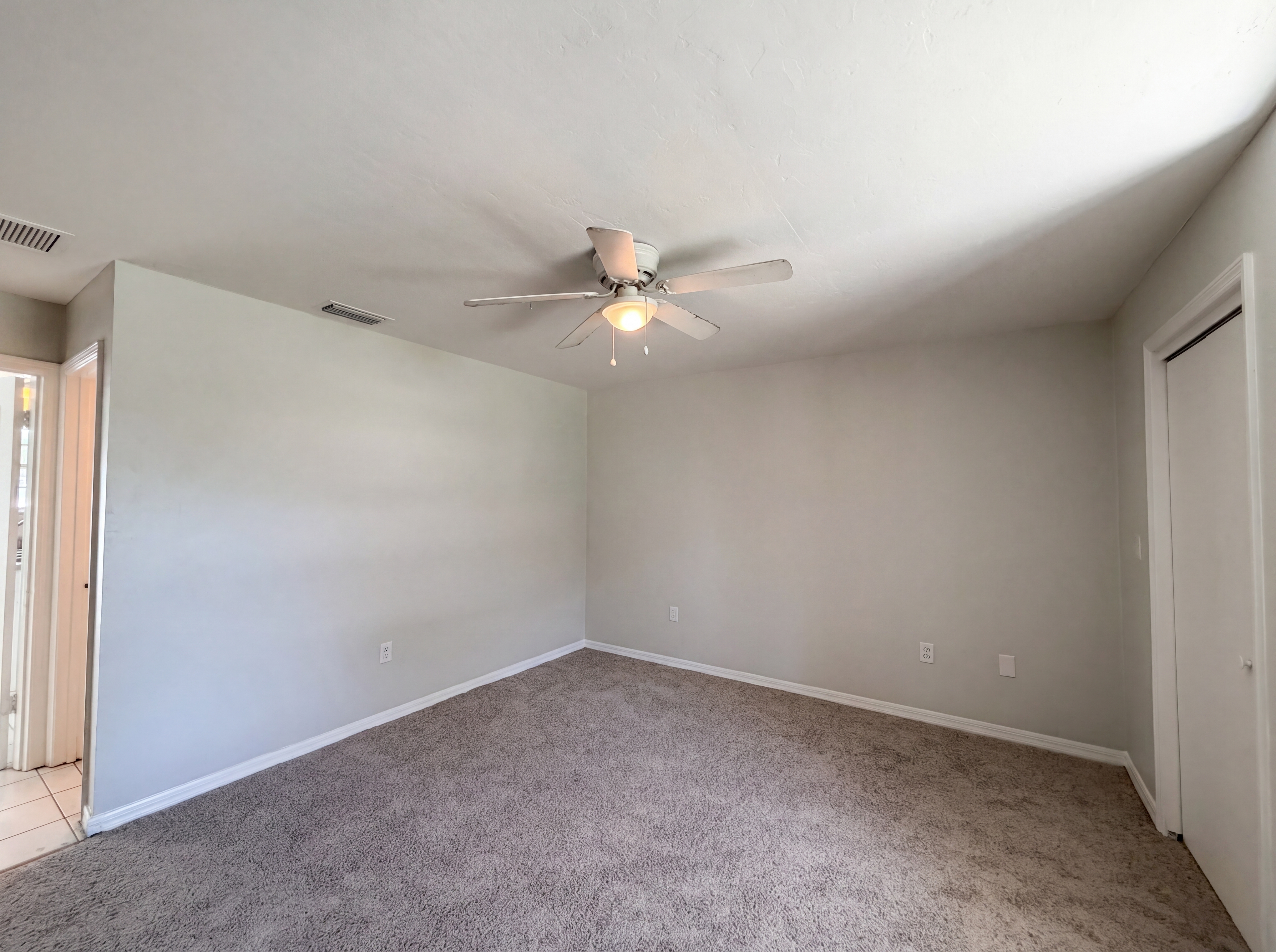 Photo 4 of 26 of 3226 NE 30th Ct, Ocala, FL