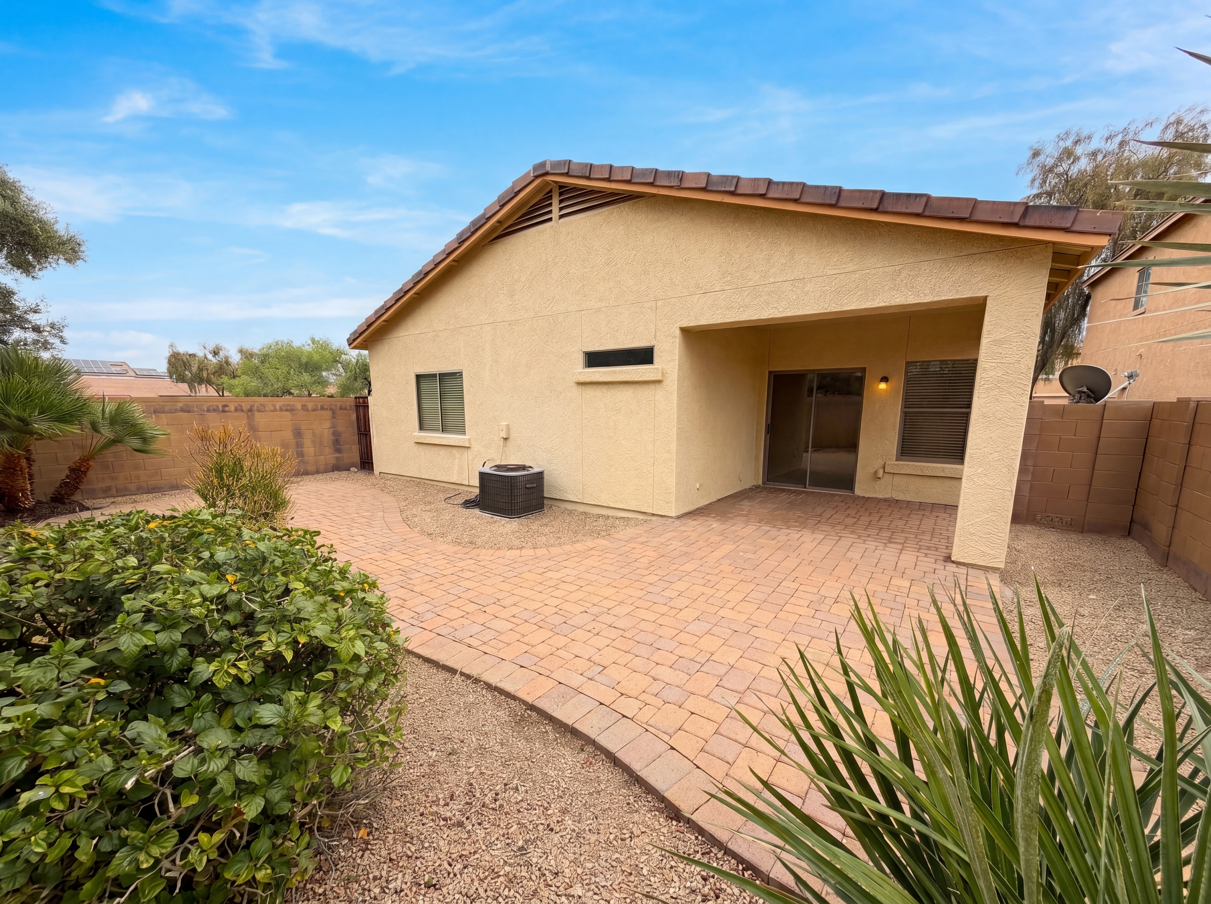 Photo 5 of 29 of 16148 N 168th Ln, Surprise, AZ