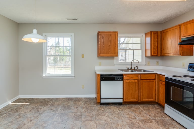 Photo 8 of 24 - 3728 Phillips Way E, Durham, NC 27713