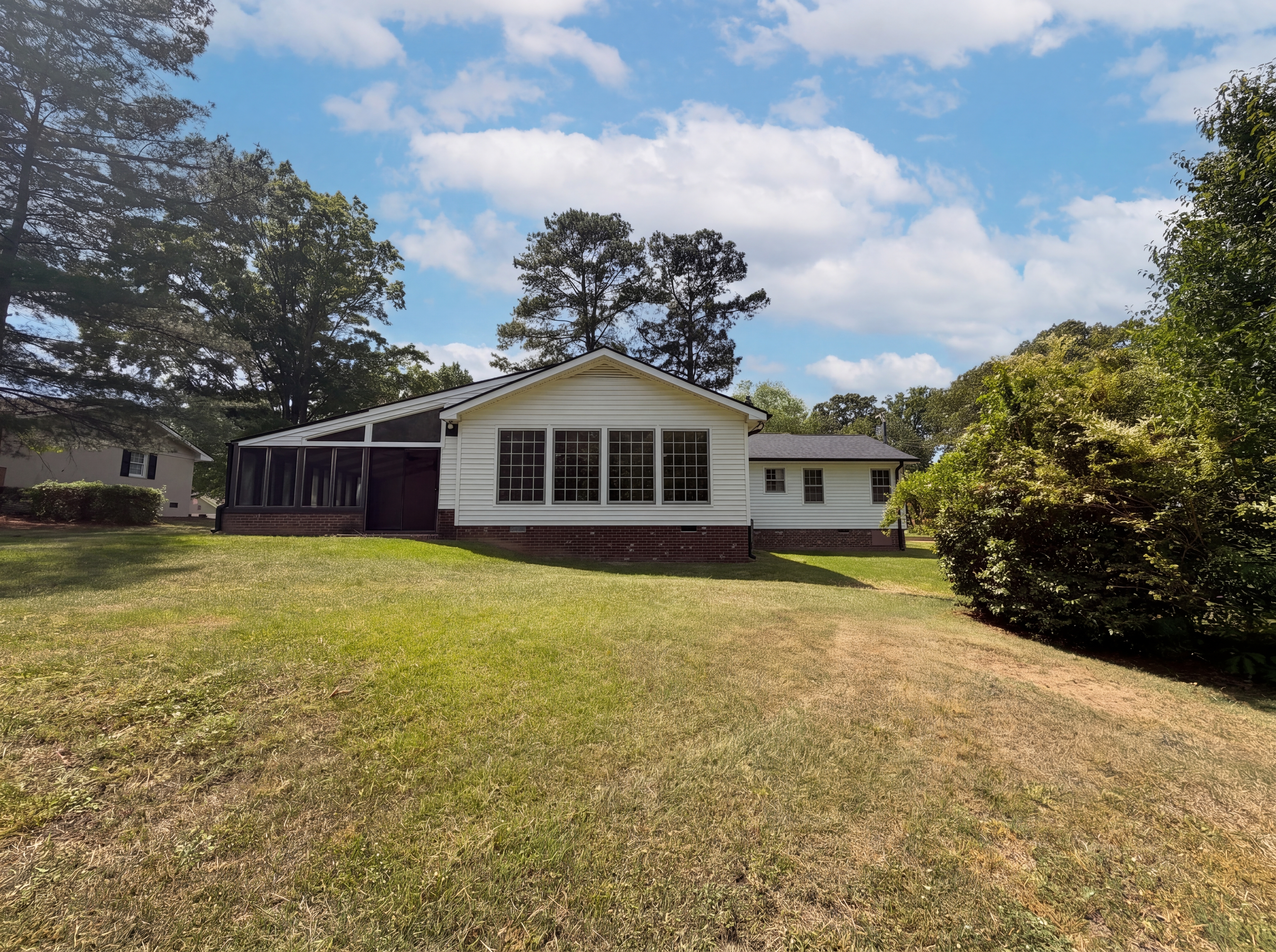 Photo 5 of 17 of 624 Green Willow Cir, Wendell, NC