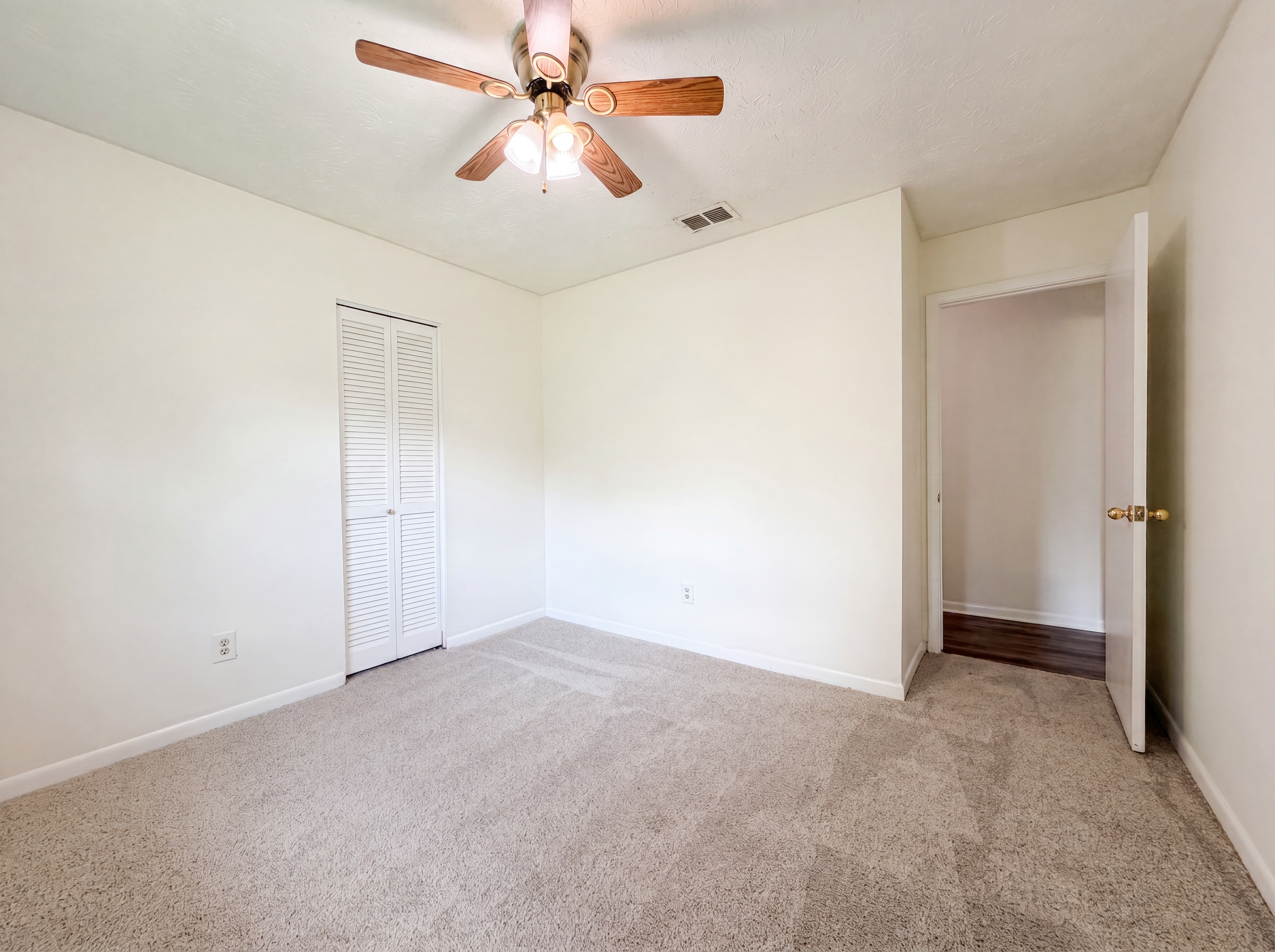 Photo 17 of 24 of 7842 Rondeau Dr E, Jacksonville, FL