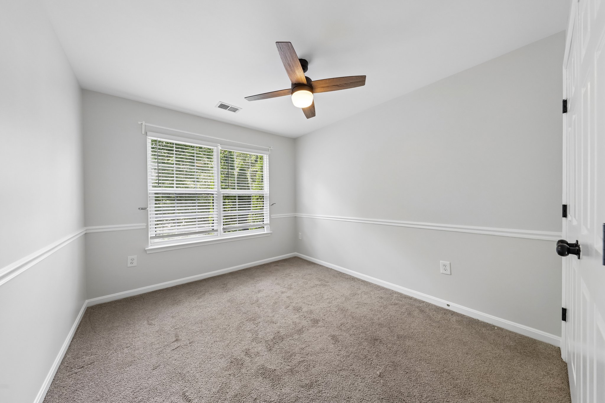 Photo 42 of 48 of 6046 Persinger House Ct, Manassas, VA