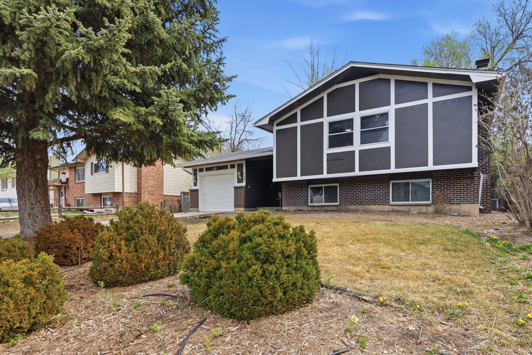 Photo 1 of 724 Squire St