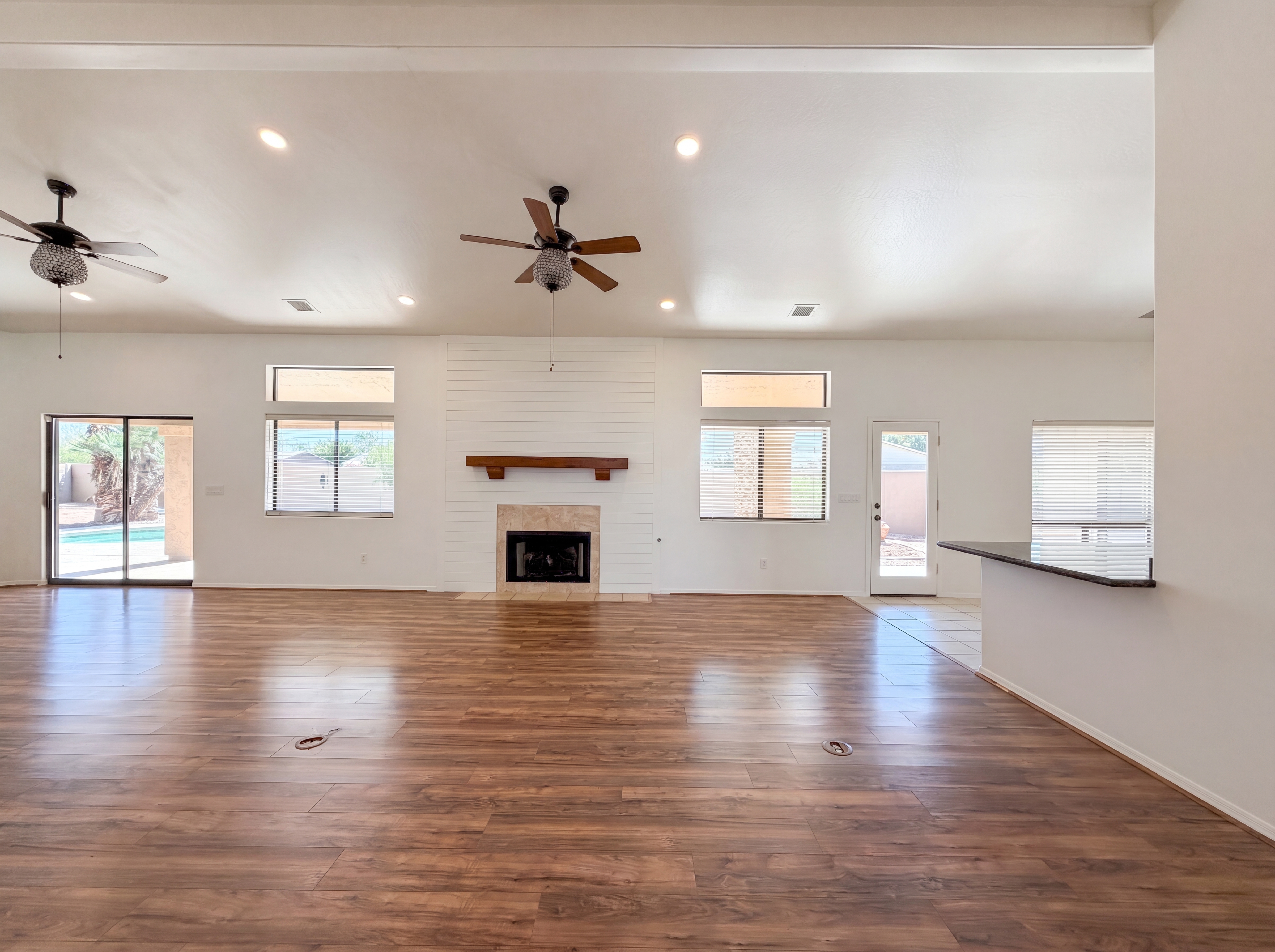 Photo 3 of 25 of 1207 E Clearview Dr, Casa Grande, AZ