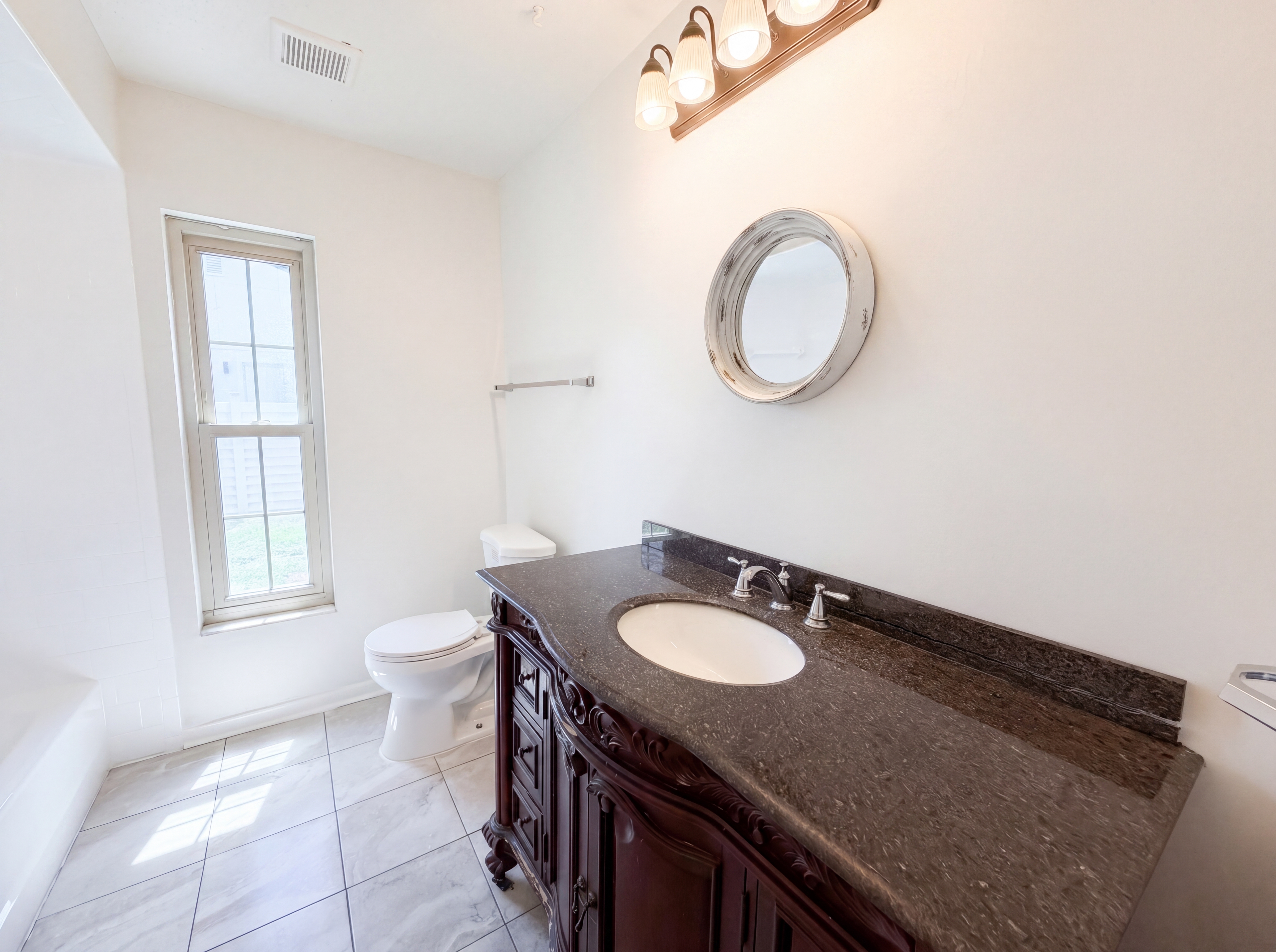 Photo 15 of 29 of 2534 Victarra Cir, Lutz, FL