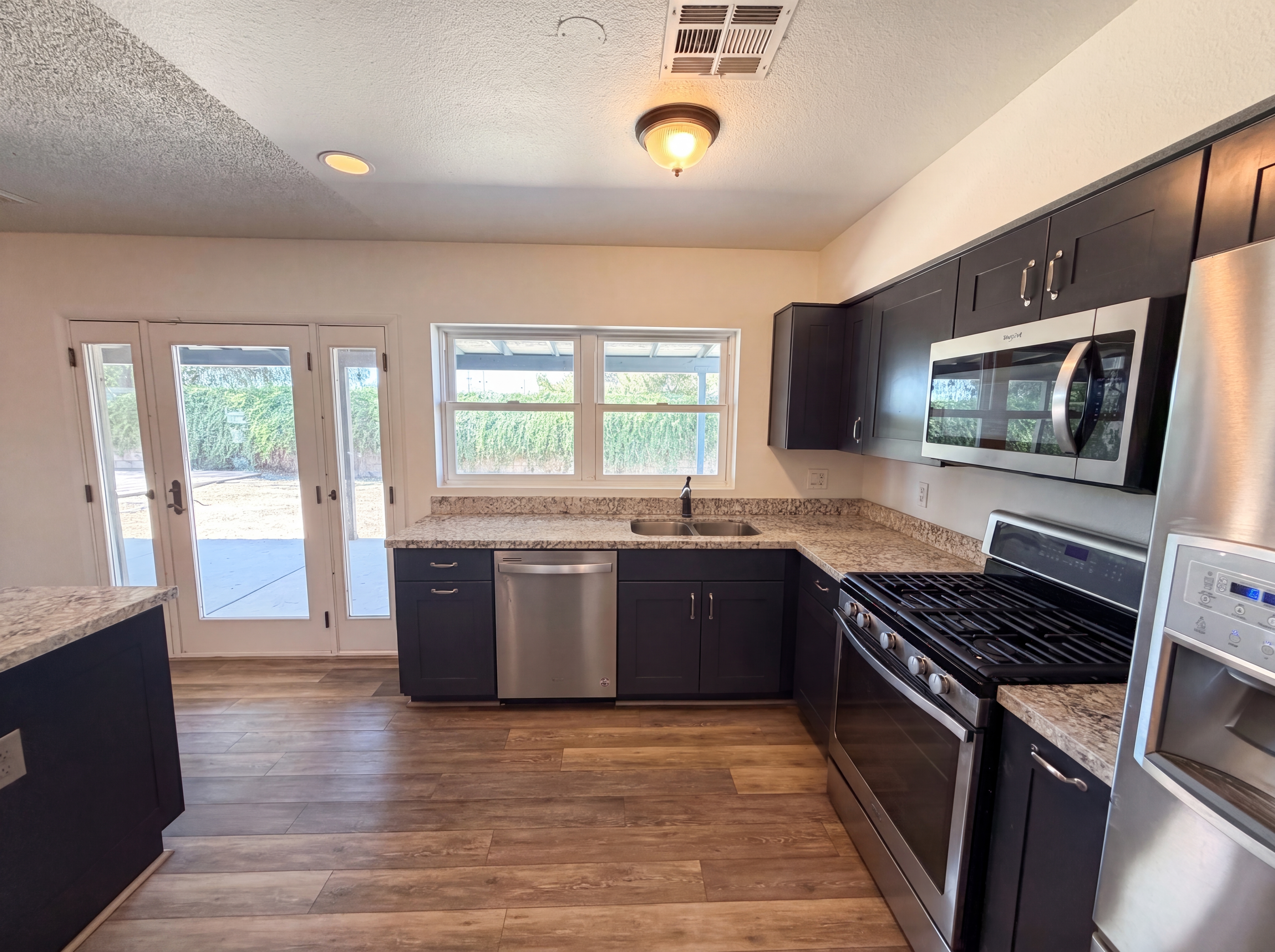 Photo 8 of 25 of 2115 W Danbury Rd, Phoenix, AZ