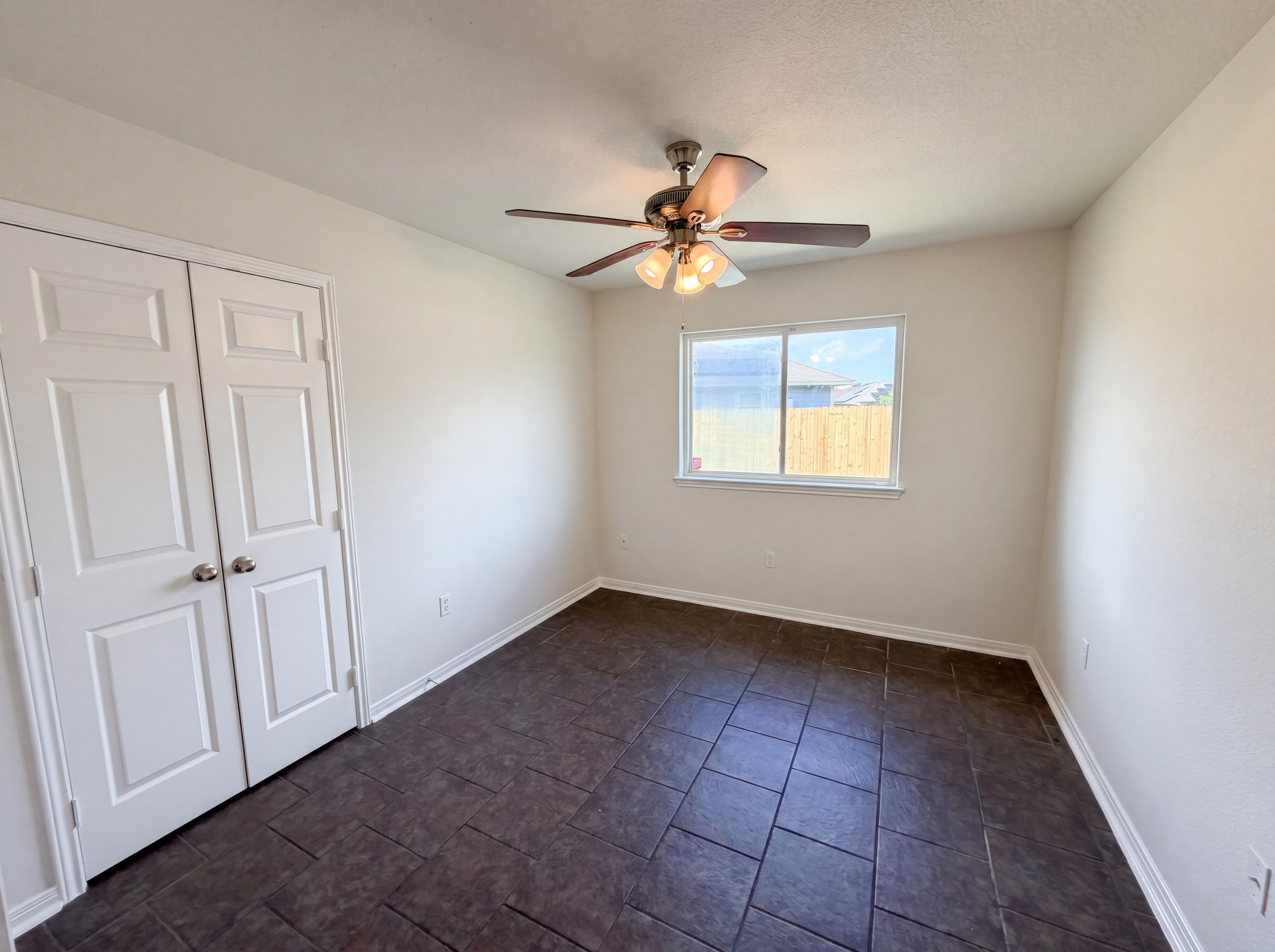 Photo 11 of 16 of 1706 Barlow Trl, Corpus Christi, TX