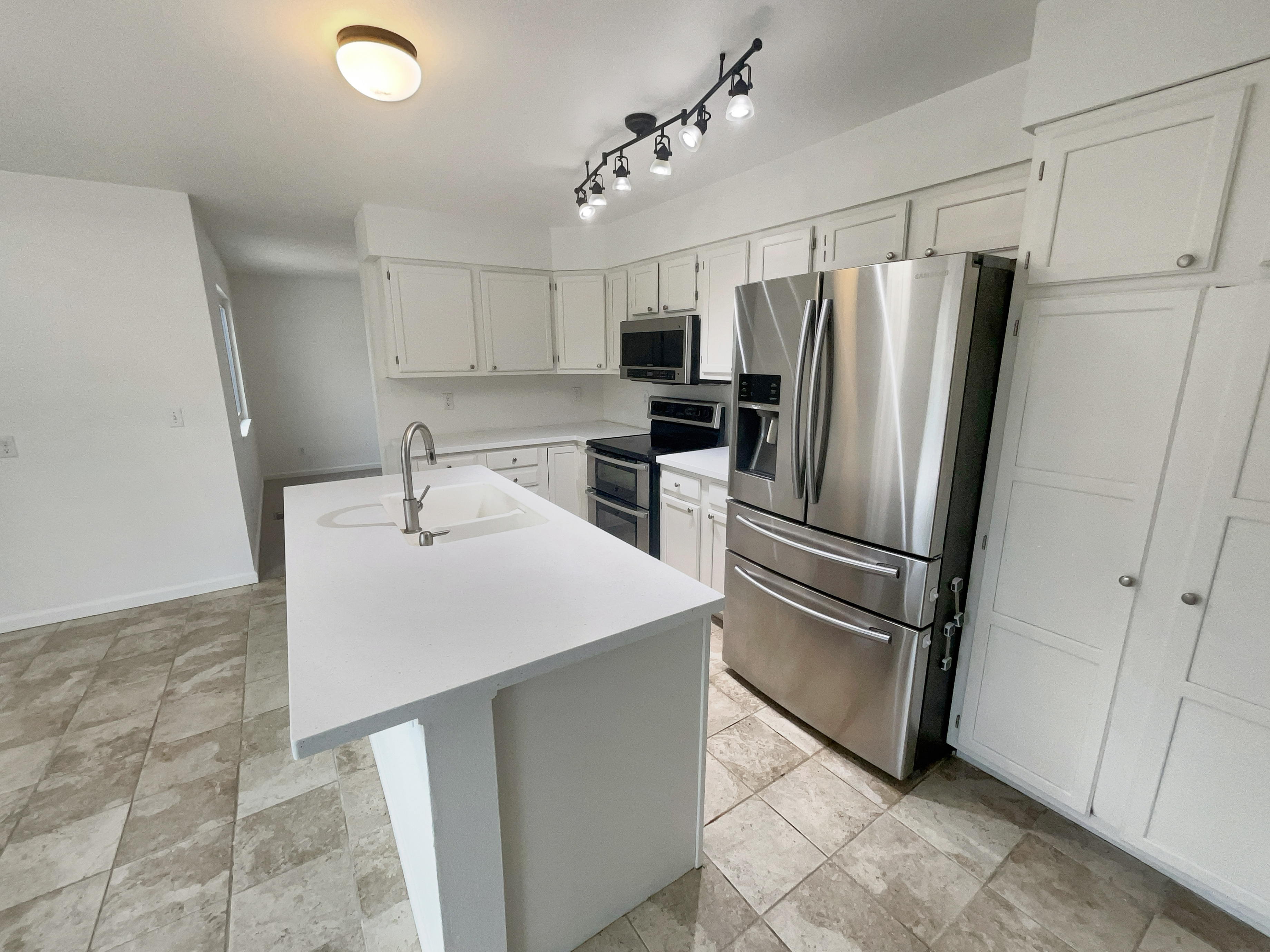 Photo 2 of 28 of 217 Corliss St, Colorado Springs, CO