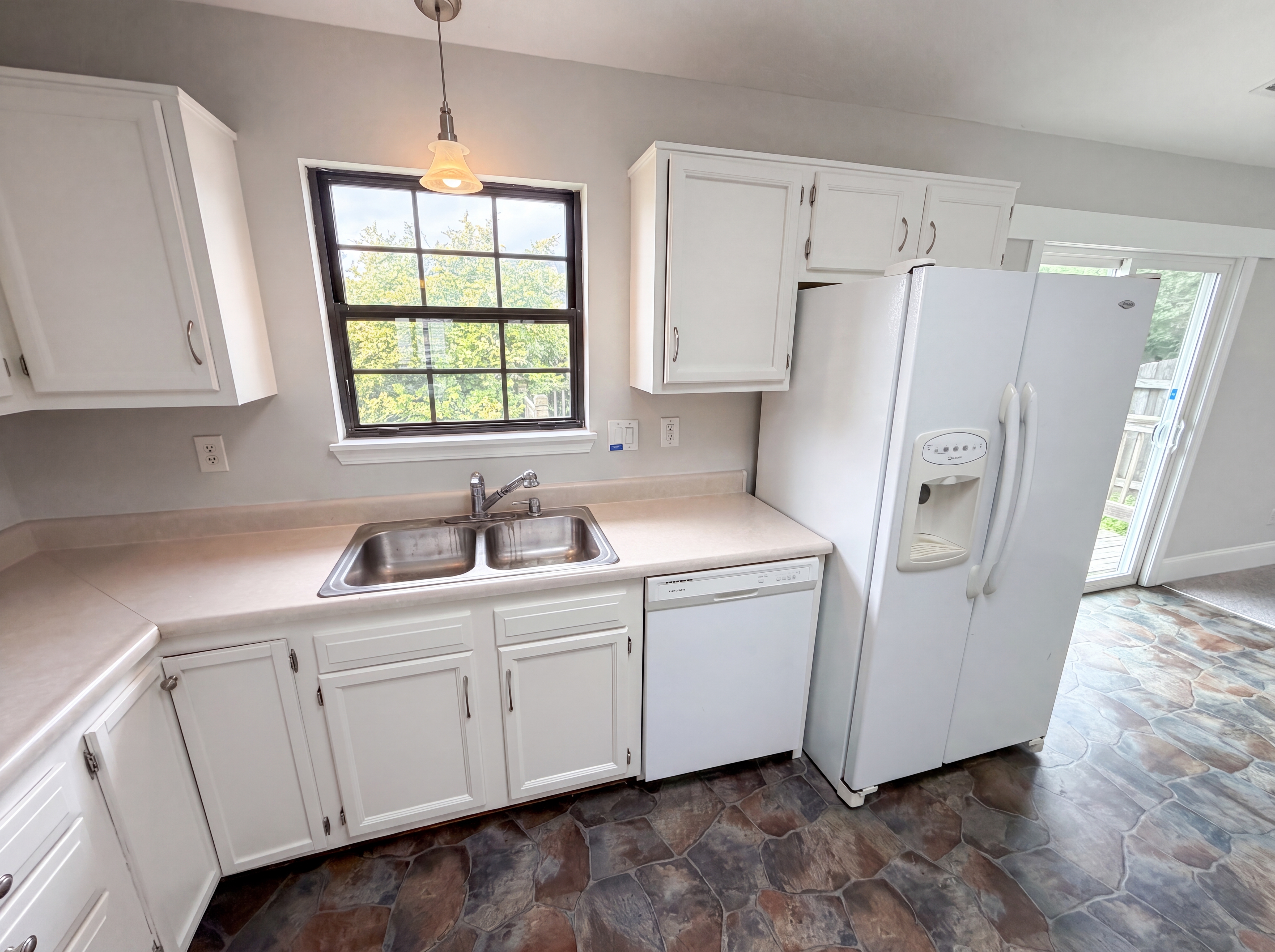 Photo 8 of 20 of 8058 Cherrybark Dr, Indianapolis, IN