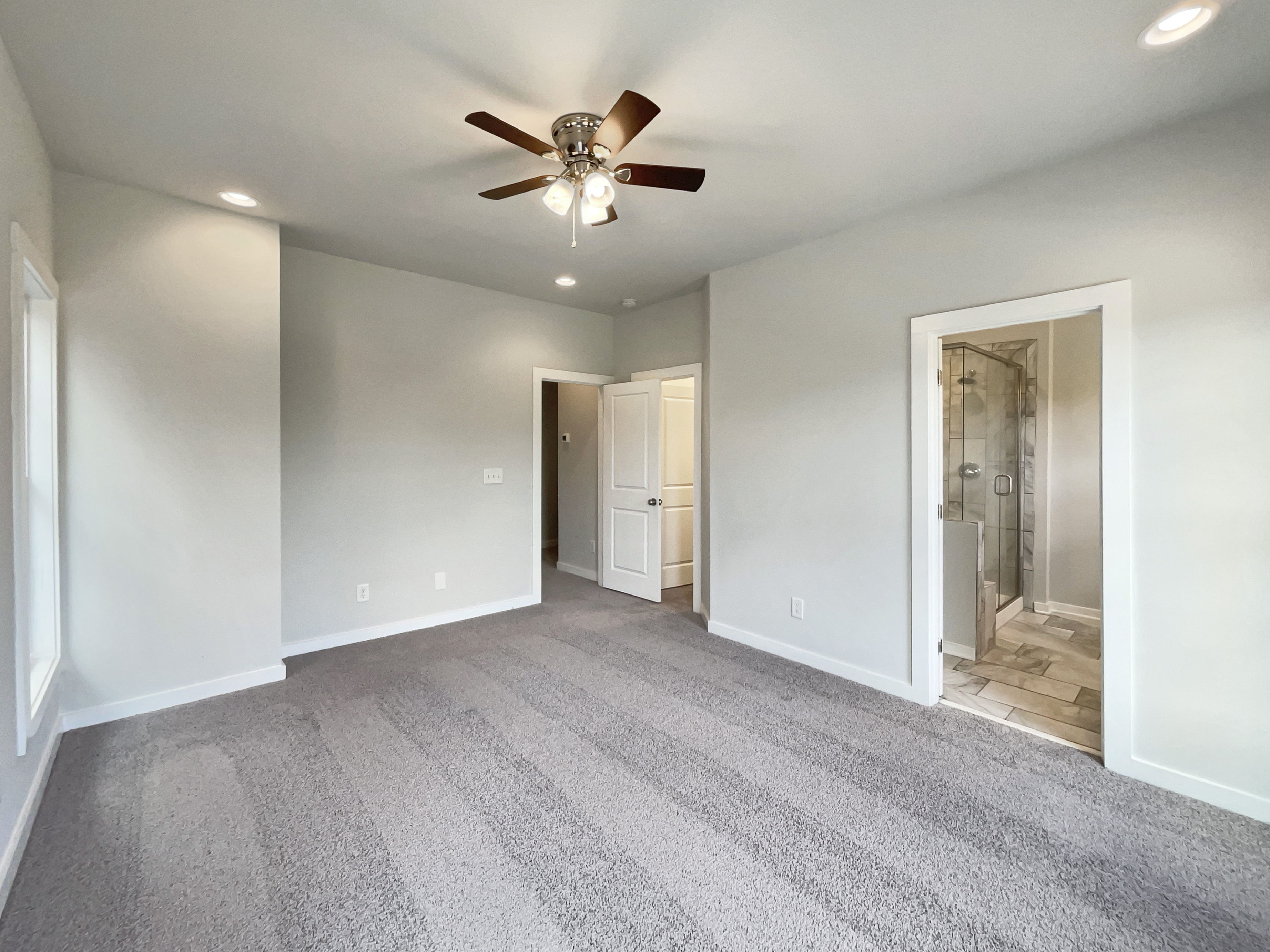 Photo 18 of 22 of 2321 Silver Crescent Dr, Charlotte, NC
