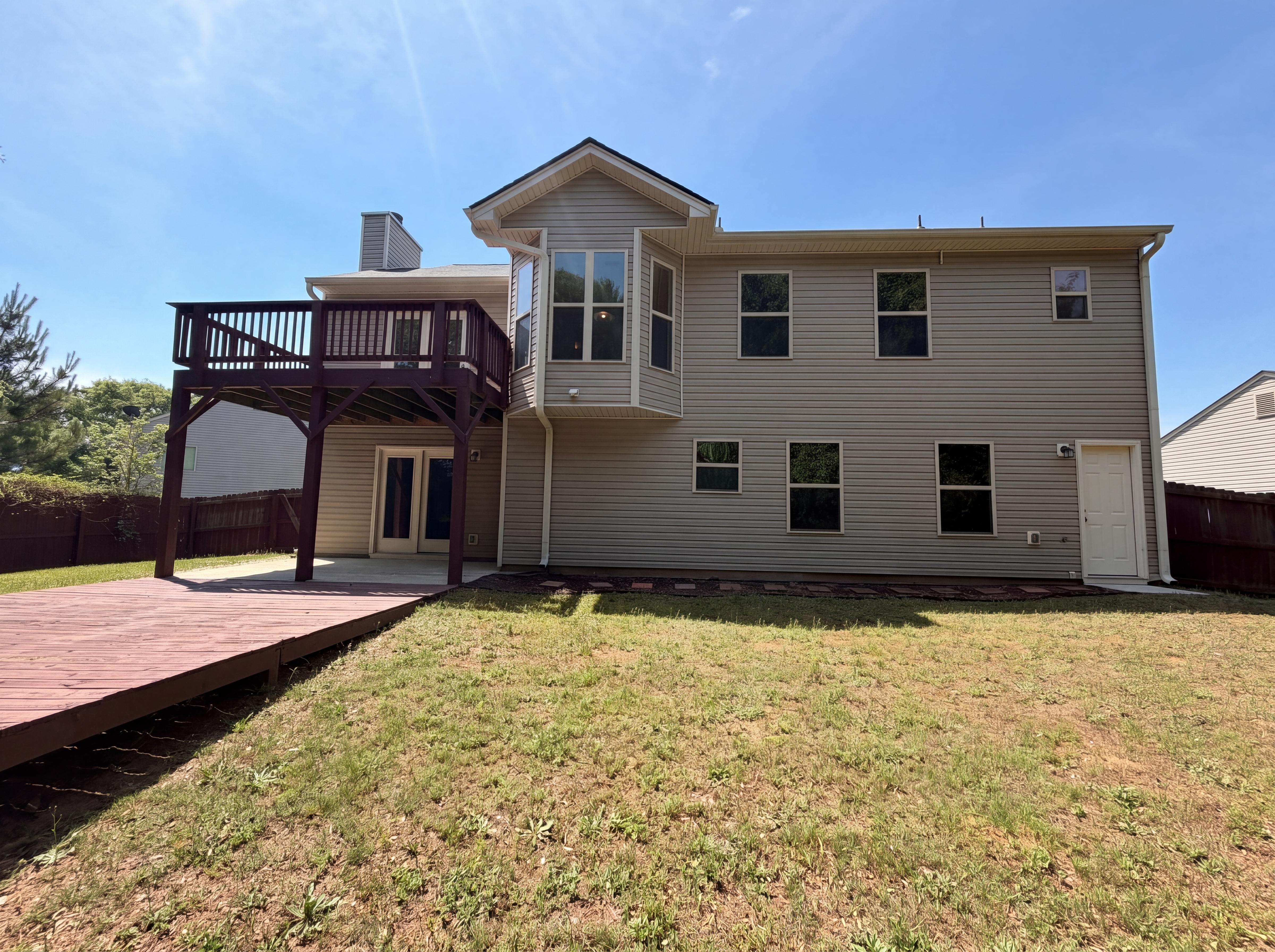Photo 5 of 28 of 2721 Berkshire Dr, Winder, GA