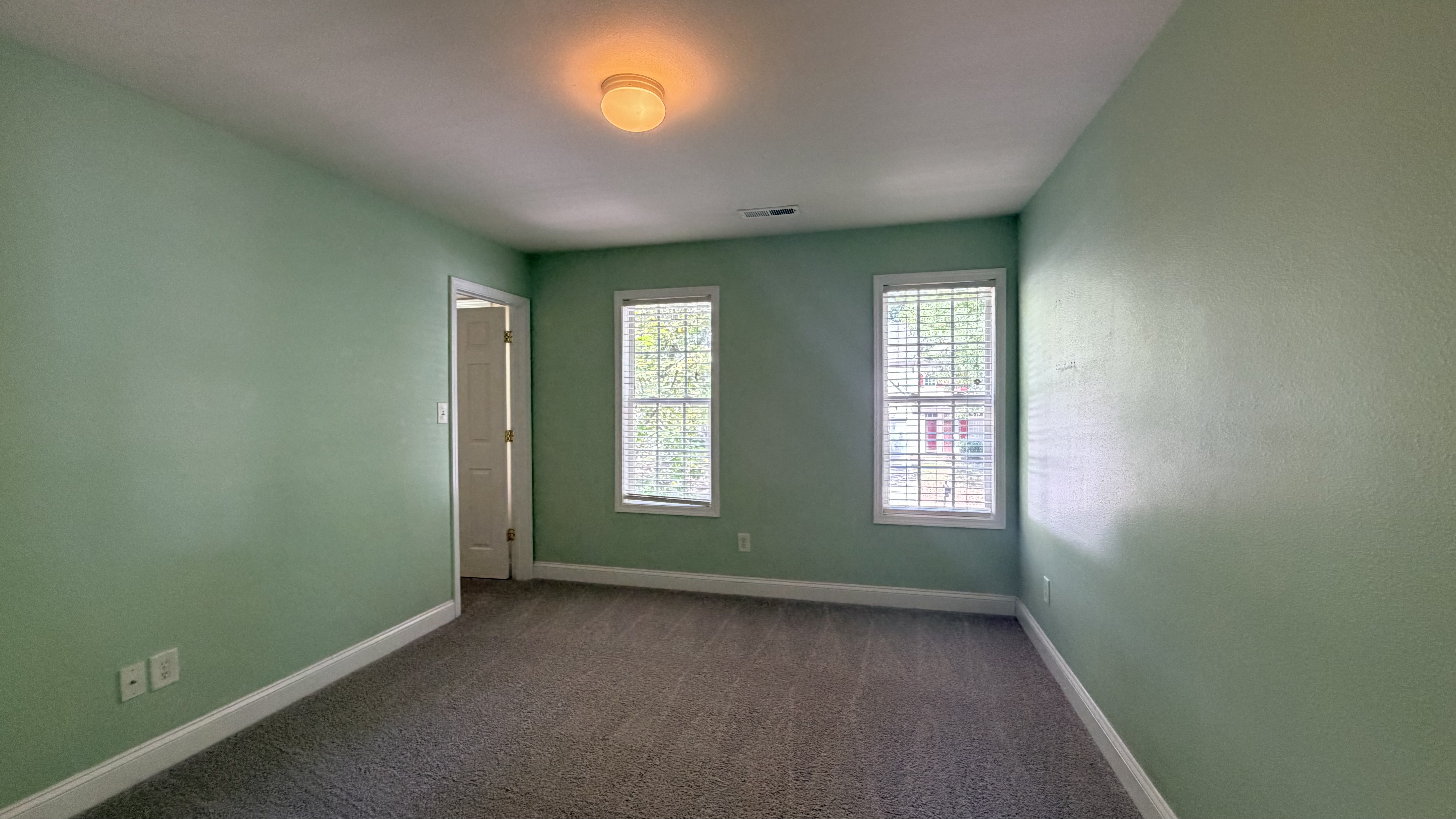Photo 14 of 23 of 1750 Wilburn Park Ln NW, Charlotte, NC