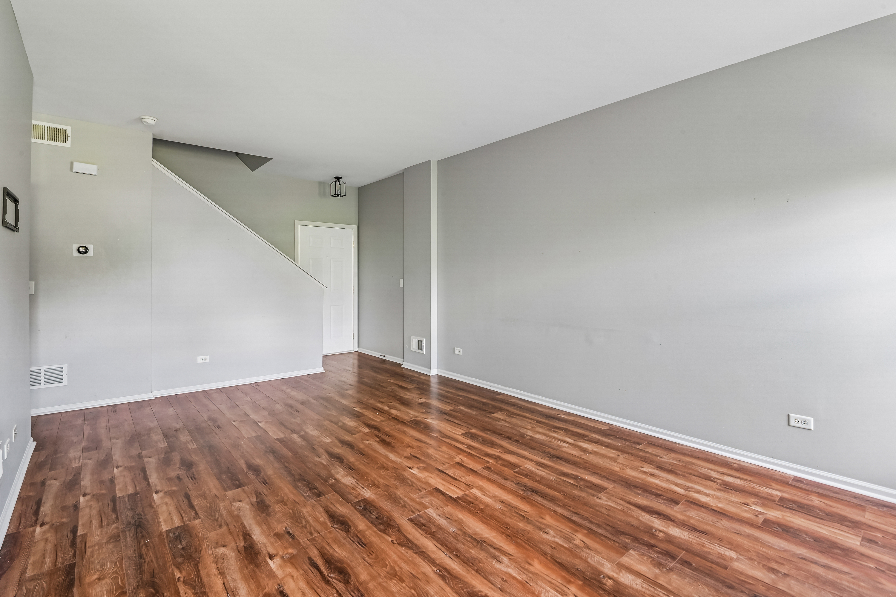 Photo 6 of 33 of 1212 Courtland Cir, Plainfield, IL