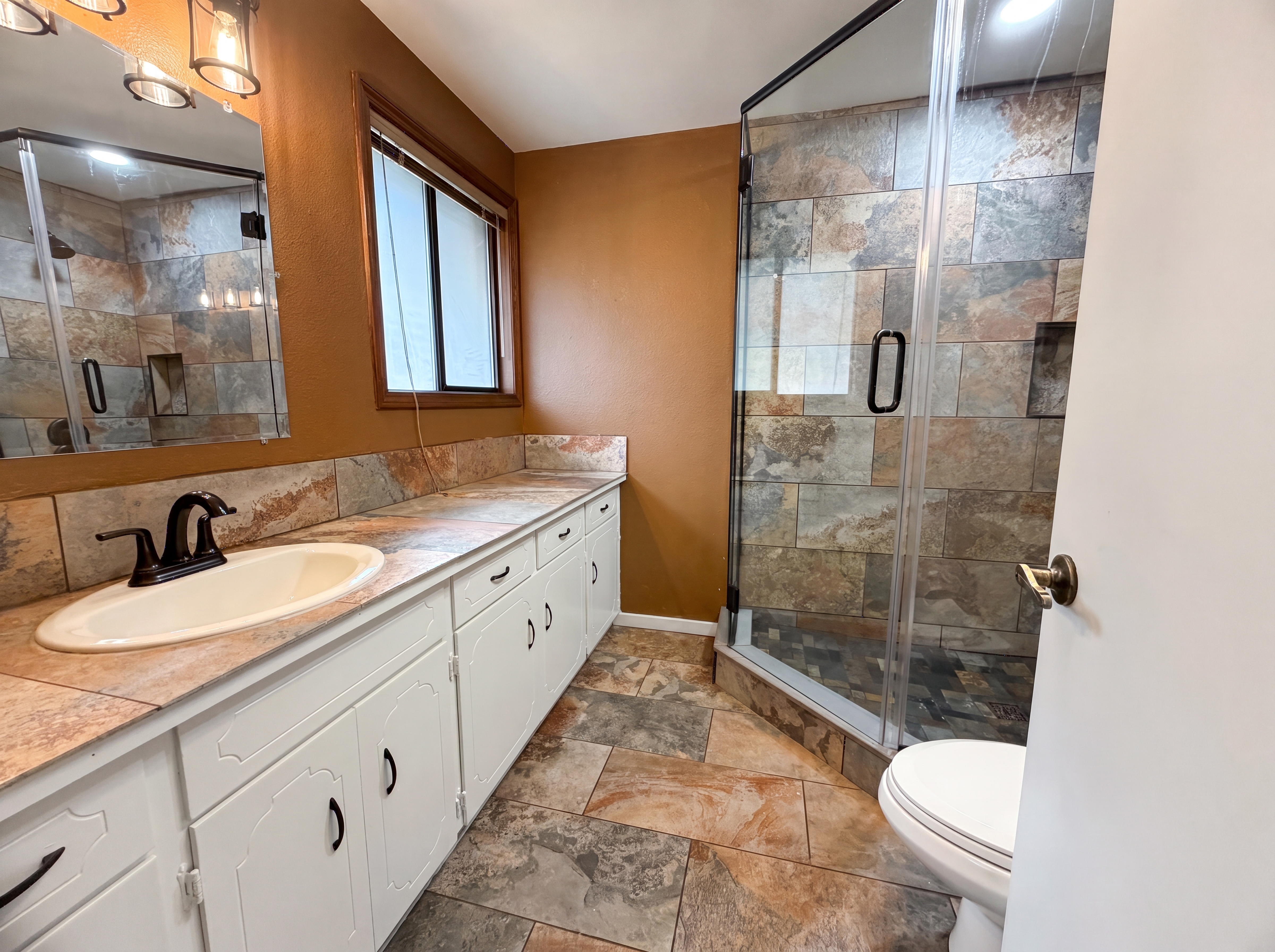 Photo 12 of 16 of 4246 Spring Rock Cir, West Linn, OR