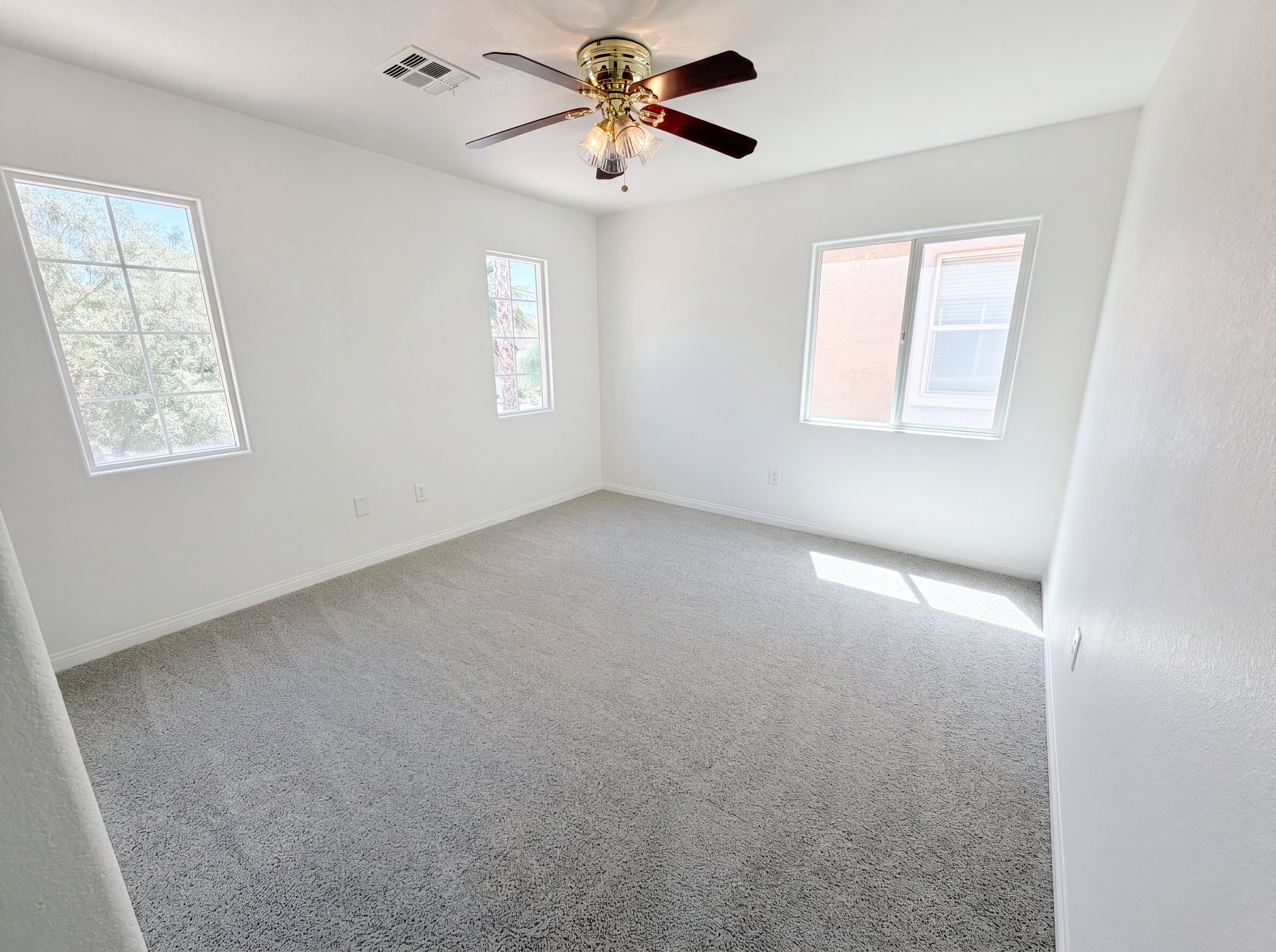 Photo 4 of 61 of 4220 Iris Pearl Ave, North Las Vegas, NV