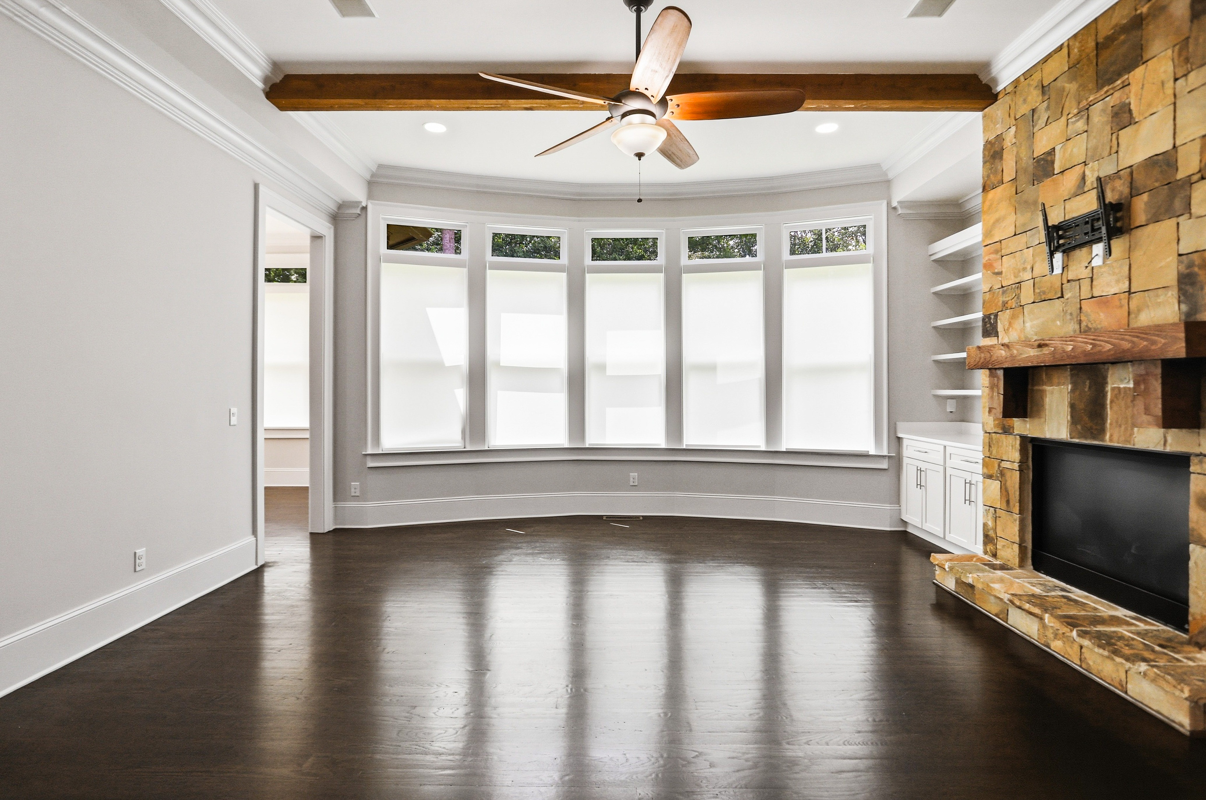Photo 6 of 69 of 331 Summer Garden Dr, Marietta, GA