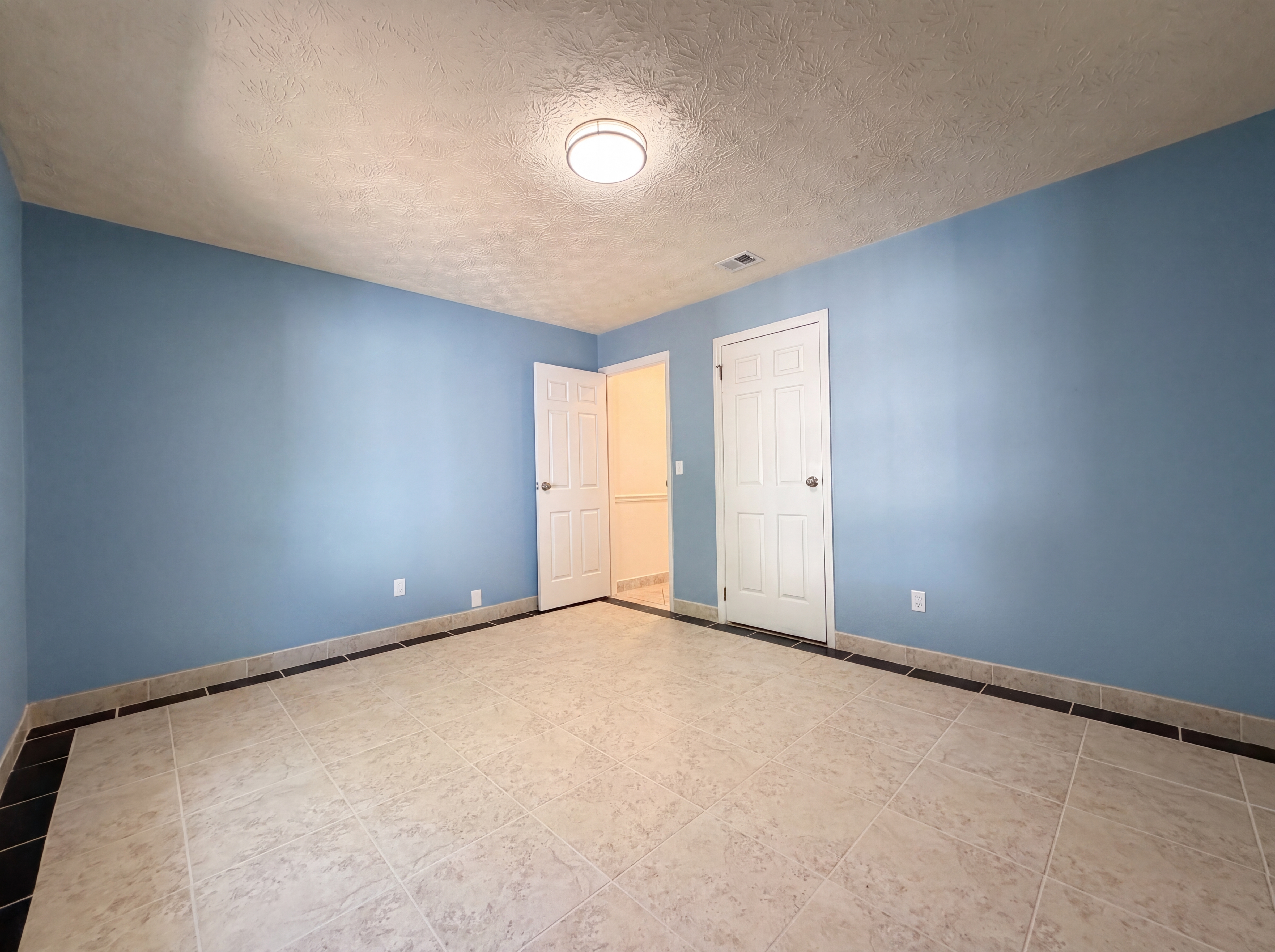 Photo 18 of 21 of 12555 Agatite Rd, Jacksonville, FL