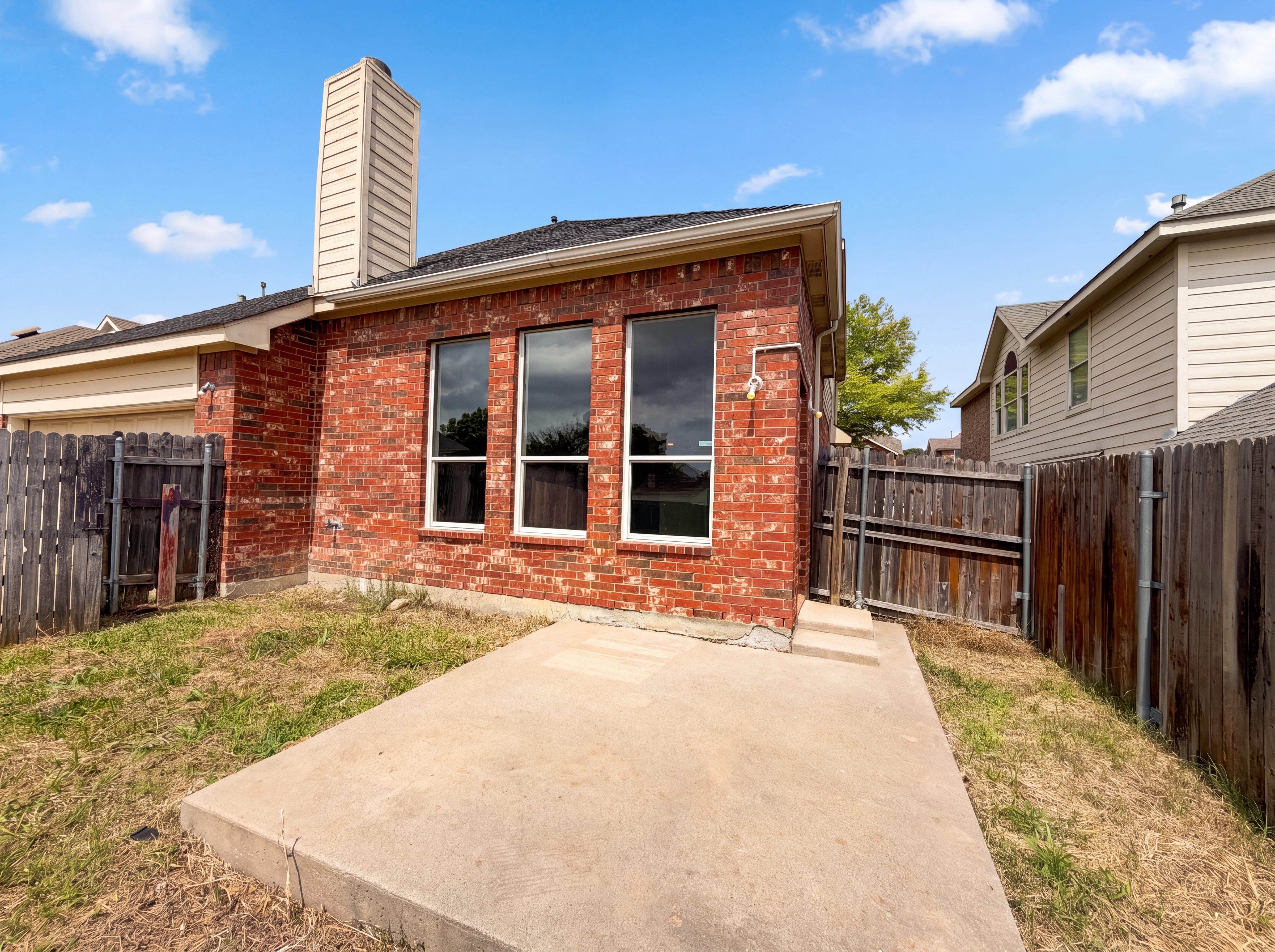 Photo 5 of 22 of 1202 McCormick St, Garland, TX