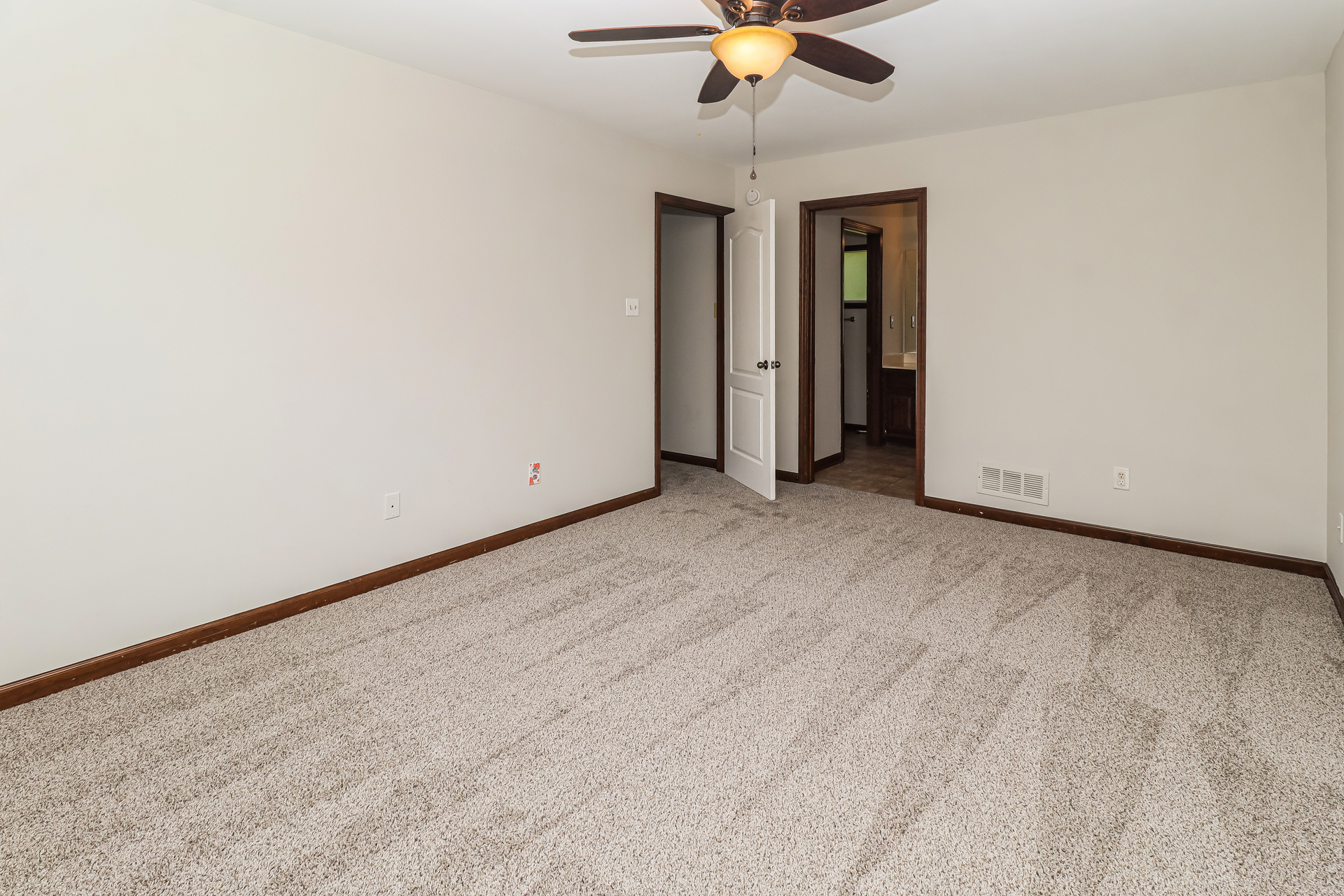 Photo 17 of 25 of 7632 Holly Springs Rd, Hernando, MS