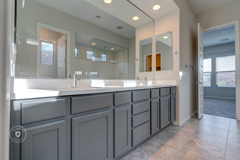 Photo 8 of 27 - 16453 W Valencia Dr, Goodyear, AZ 85338