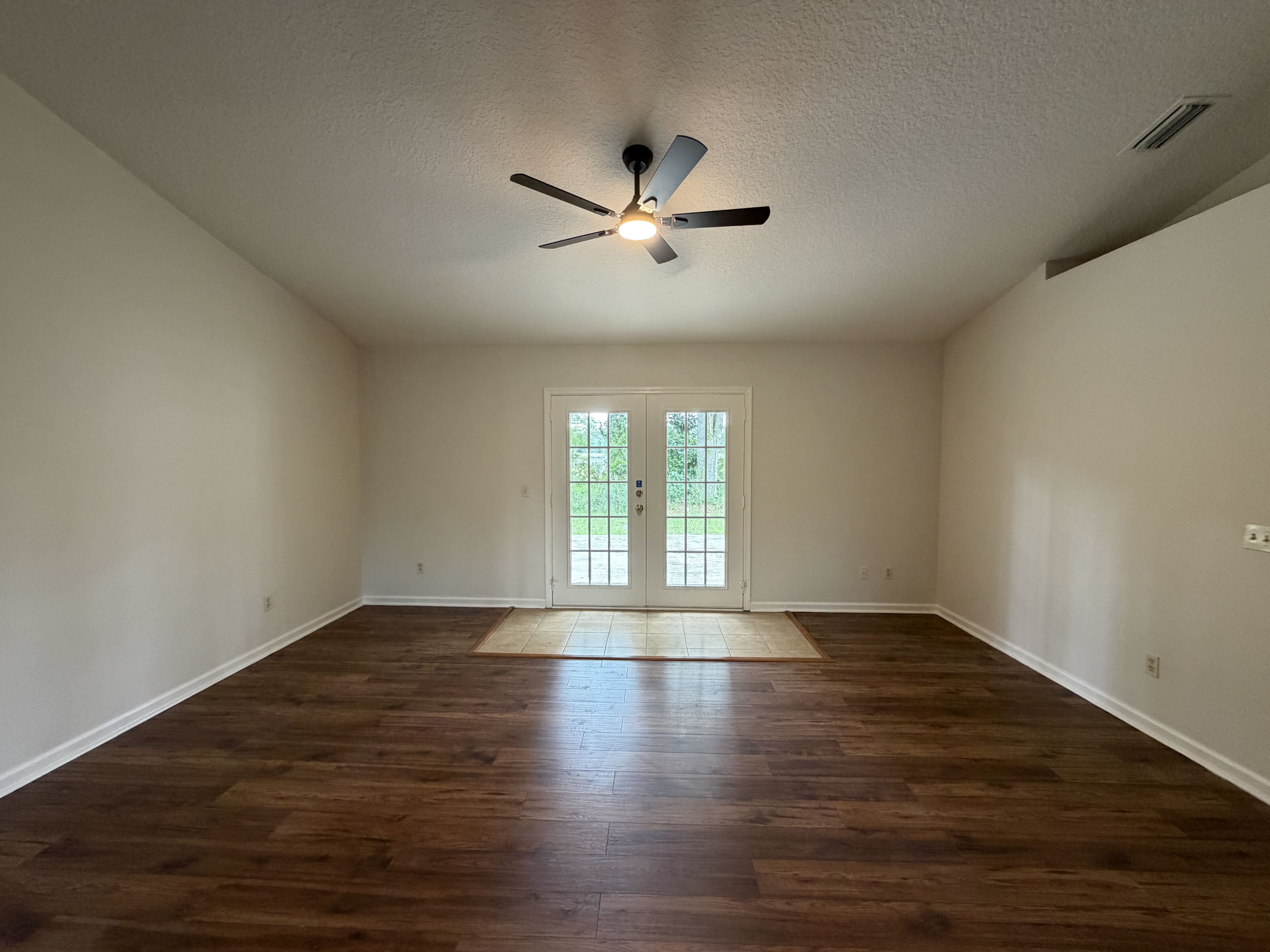 Photo 10 of 22 of 4224 Harbor View Dr, Jacksonville, FL