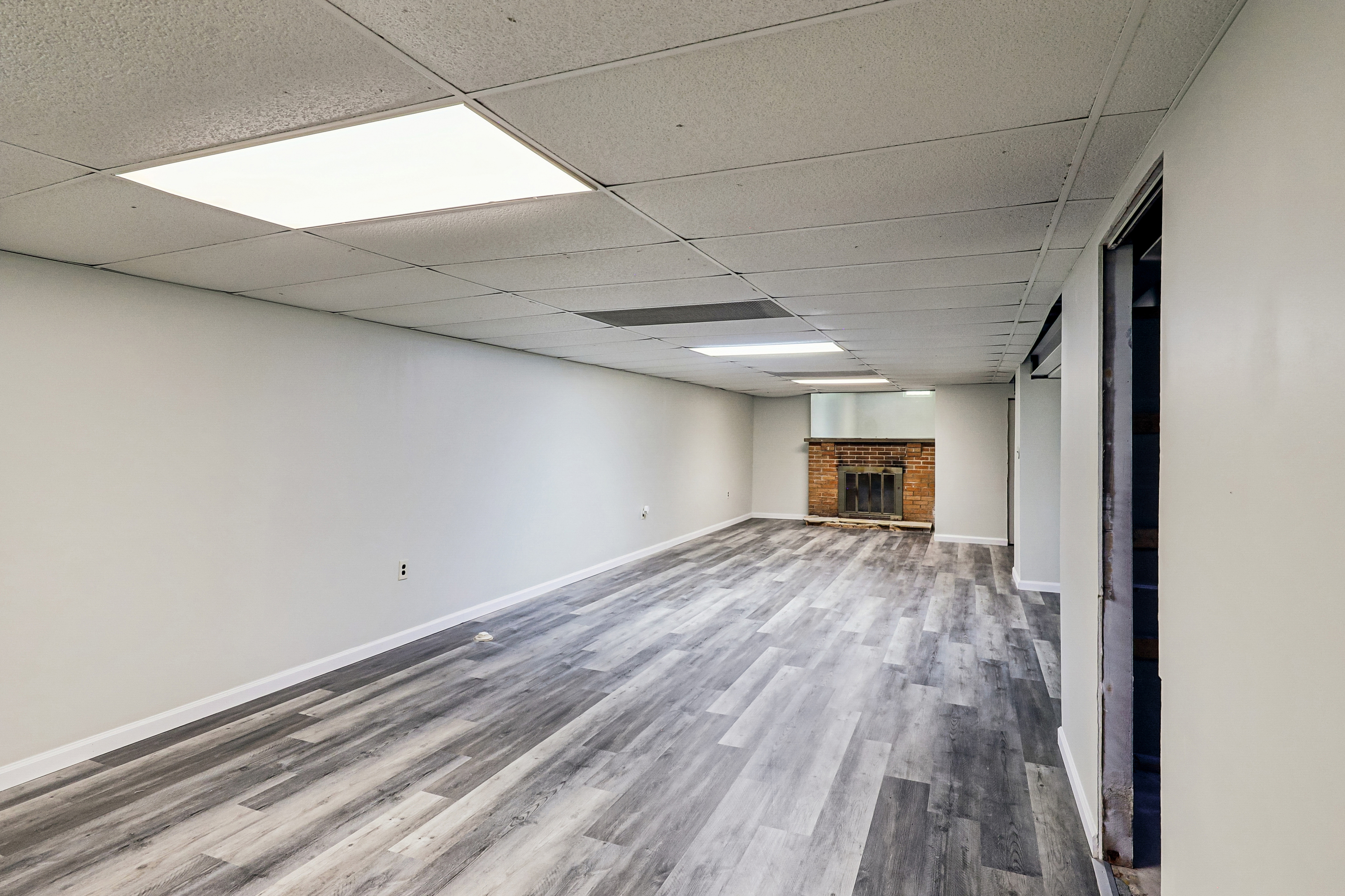 Photo 11 of 42 of 4071 Carondelet Dr, Dayton, OH