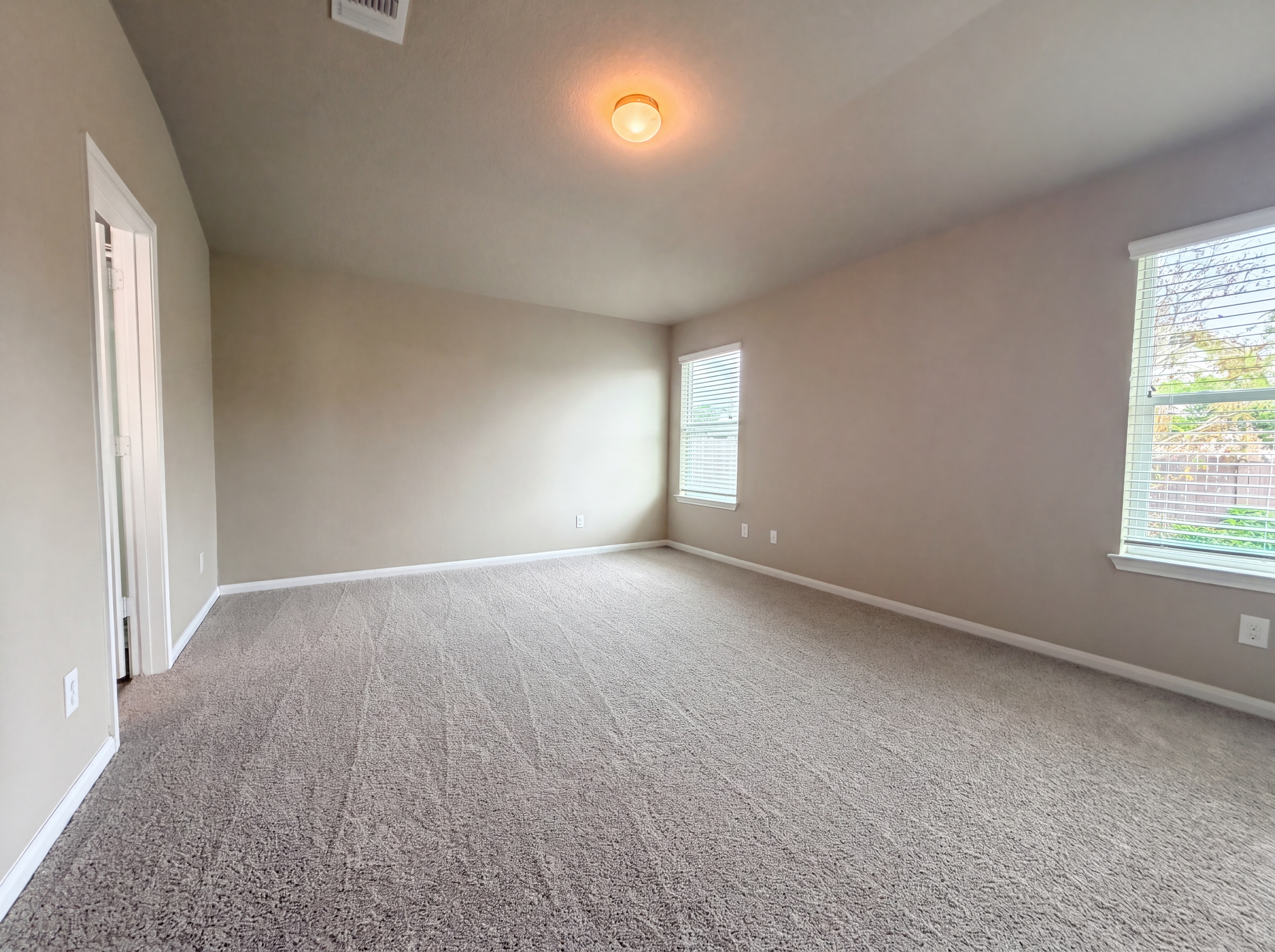 Photo 4 of 16 of 789 Wolfeton Way, New Braunfels, TX