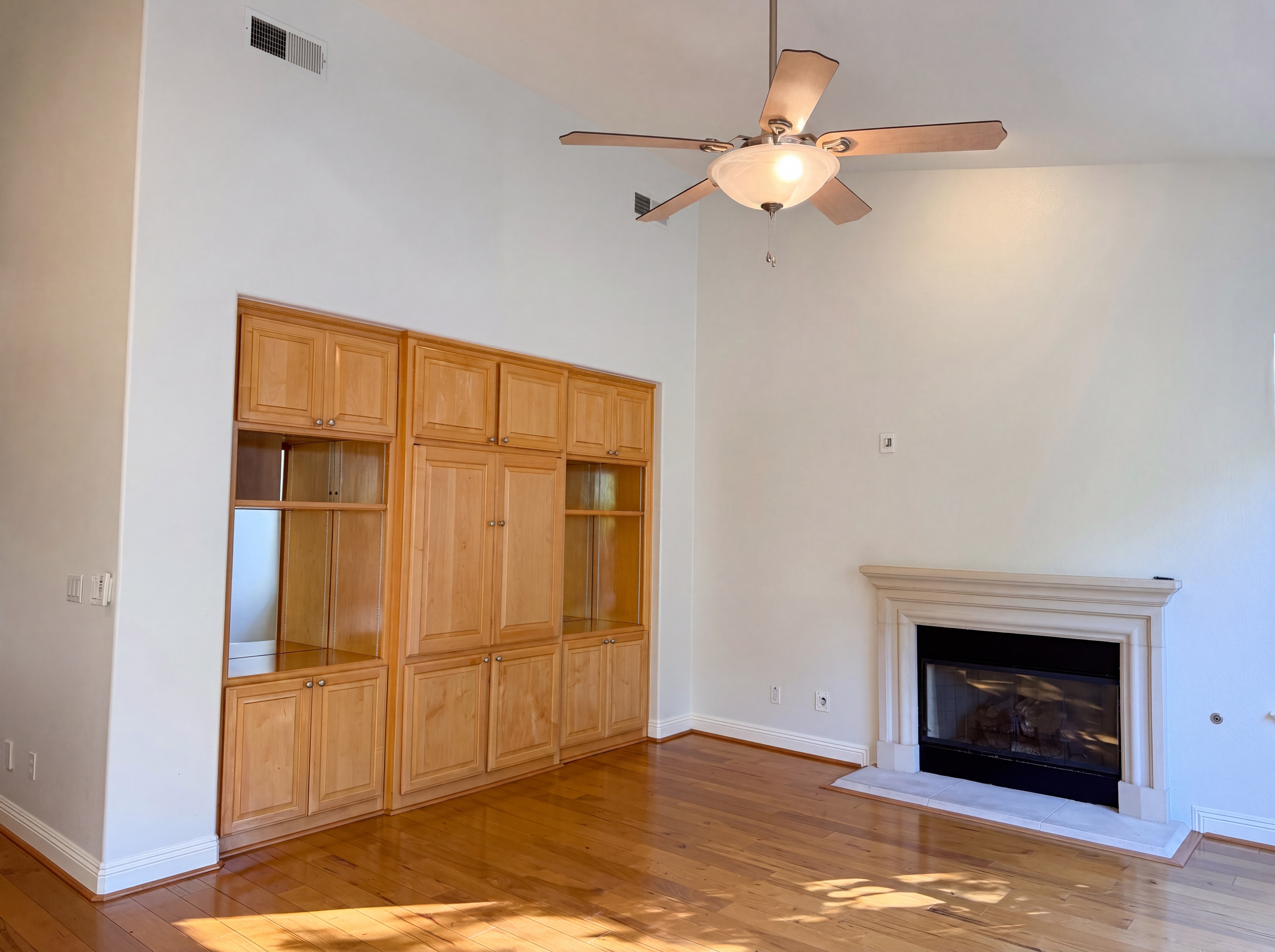 Photo 18 of 51 of 1401 Grey Owl Cir, Roseville, CA