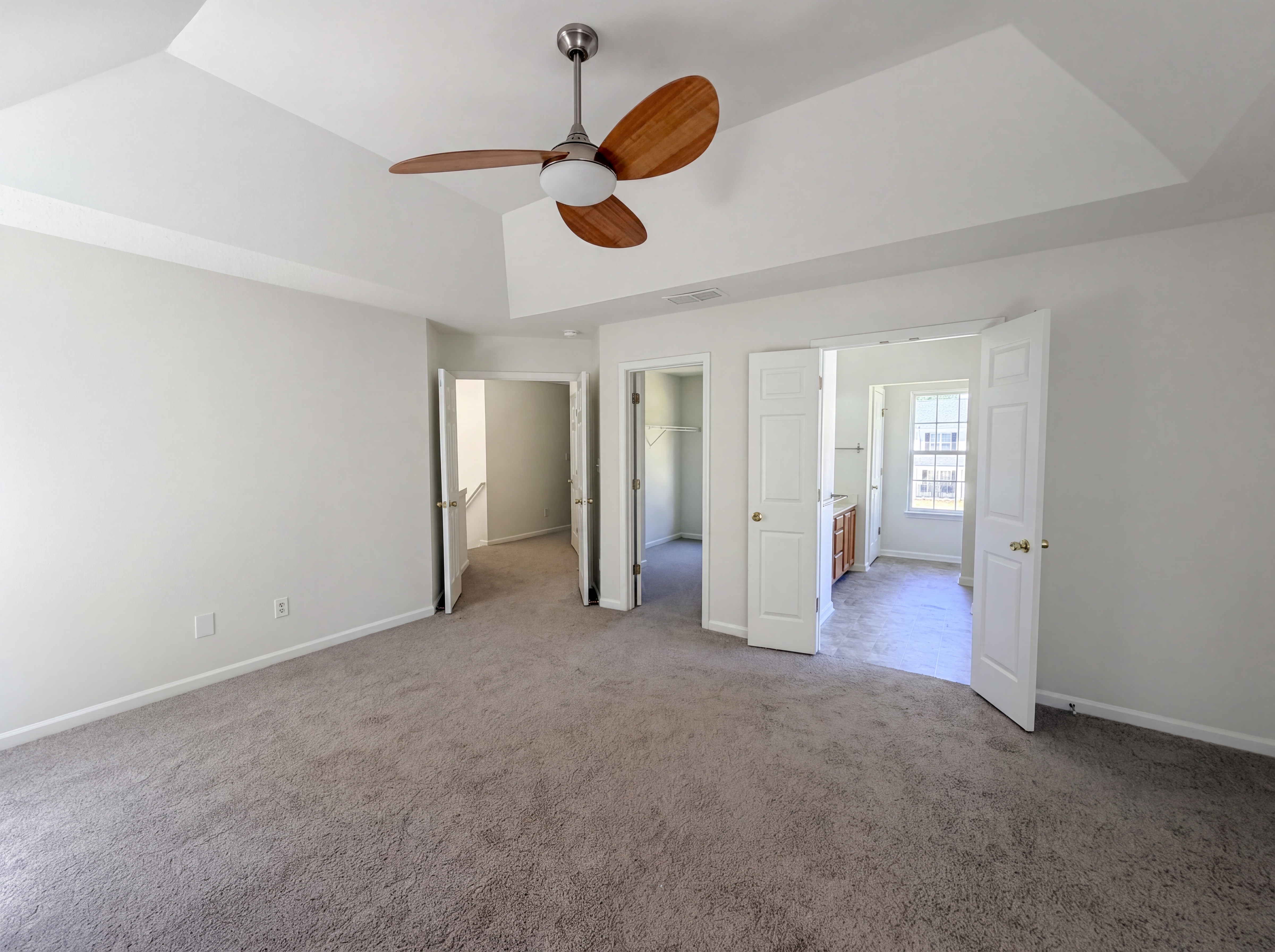 Photo 12 of 17 of 7423 Henderson Park Rd, Huntersville, NC