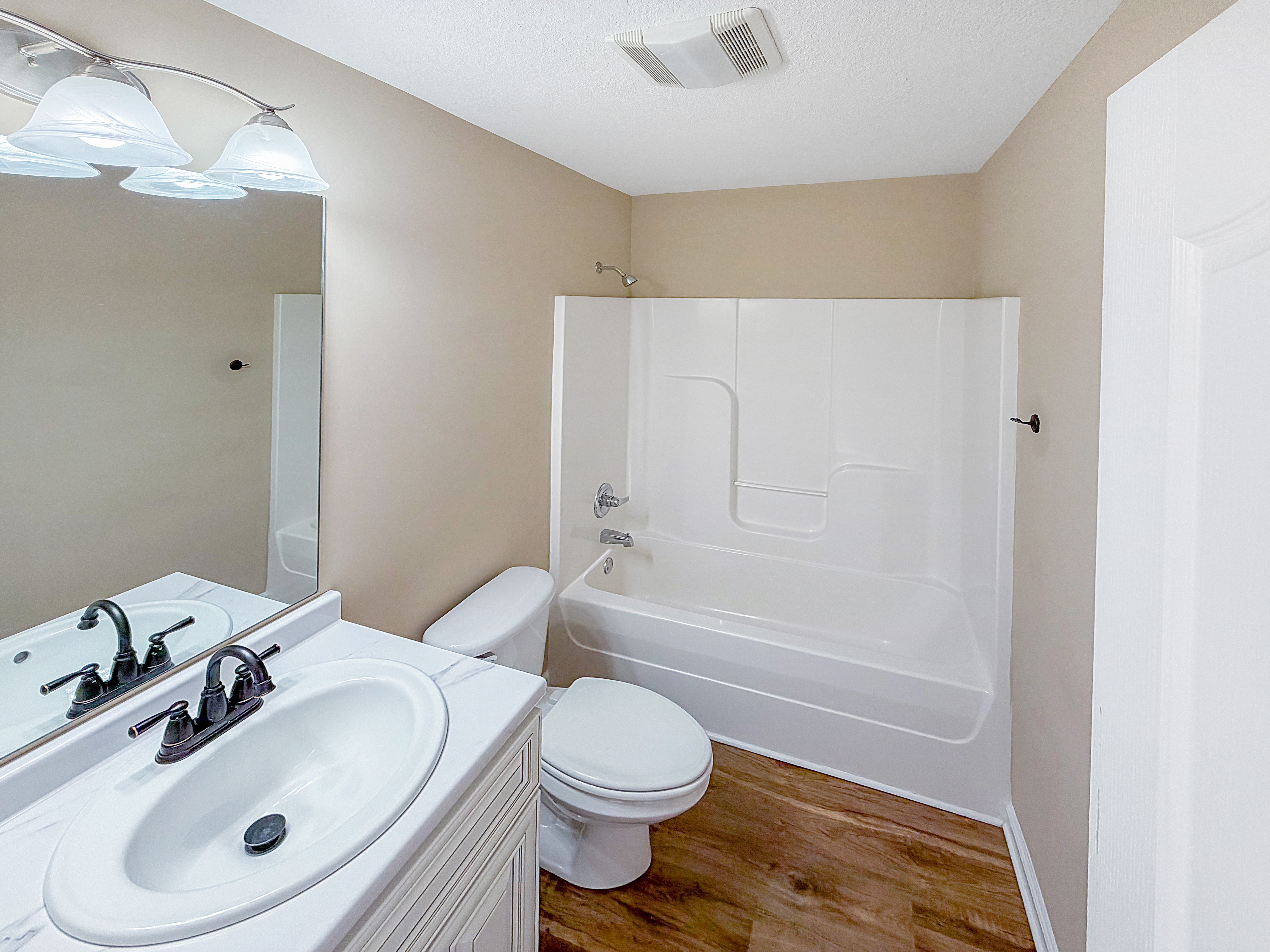 Photo 8 of 25 of 7446 Salmon Ln, Ooltewah, TN