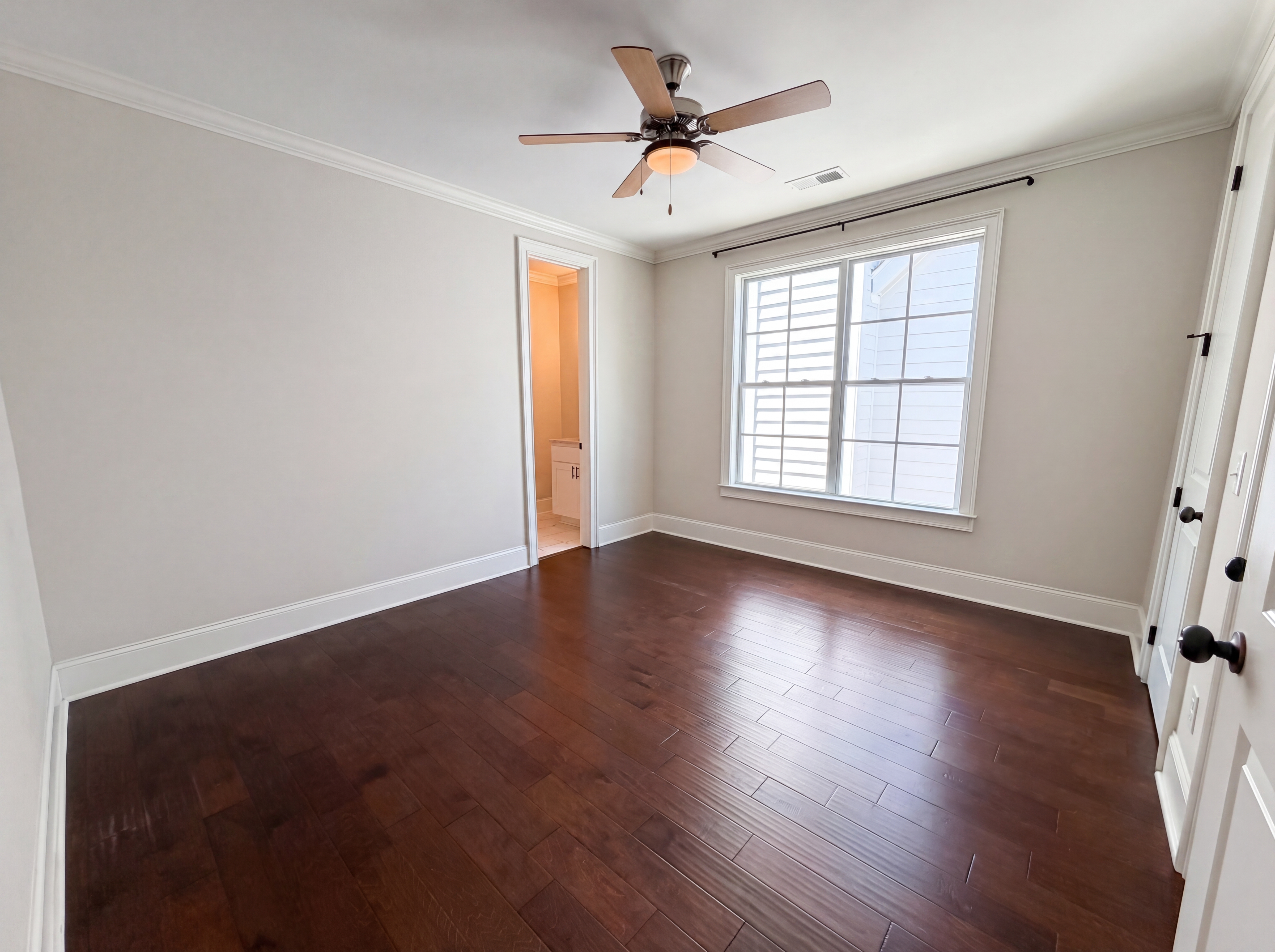 Photo 14 of 36 of 1901 Parrish Dr, Columbia, SC