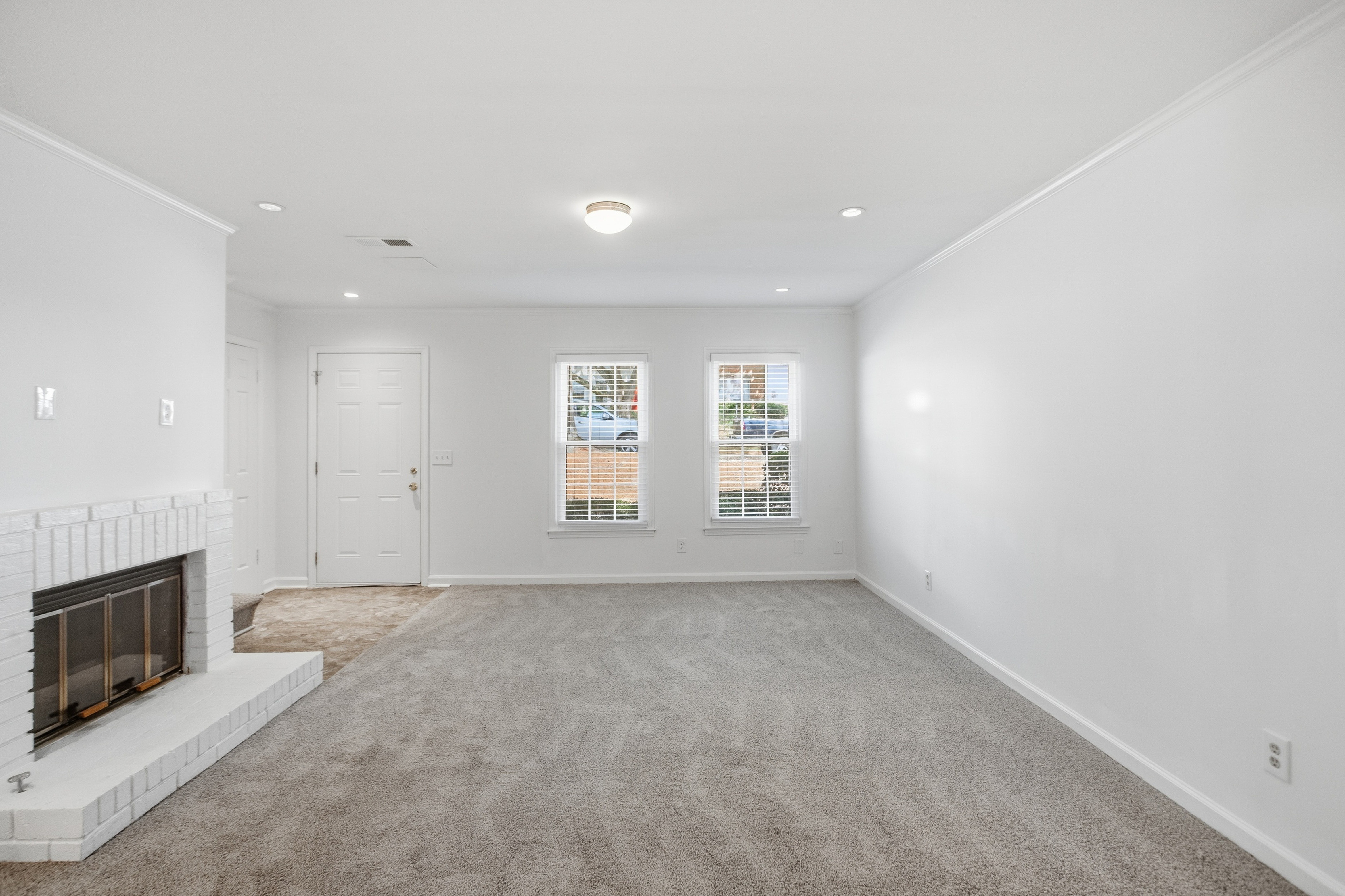 Photo 7 of 24 of 132 Old Ferry Way, Roswell, GA