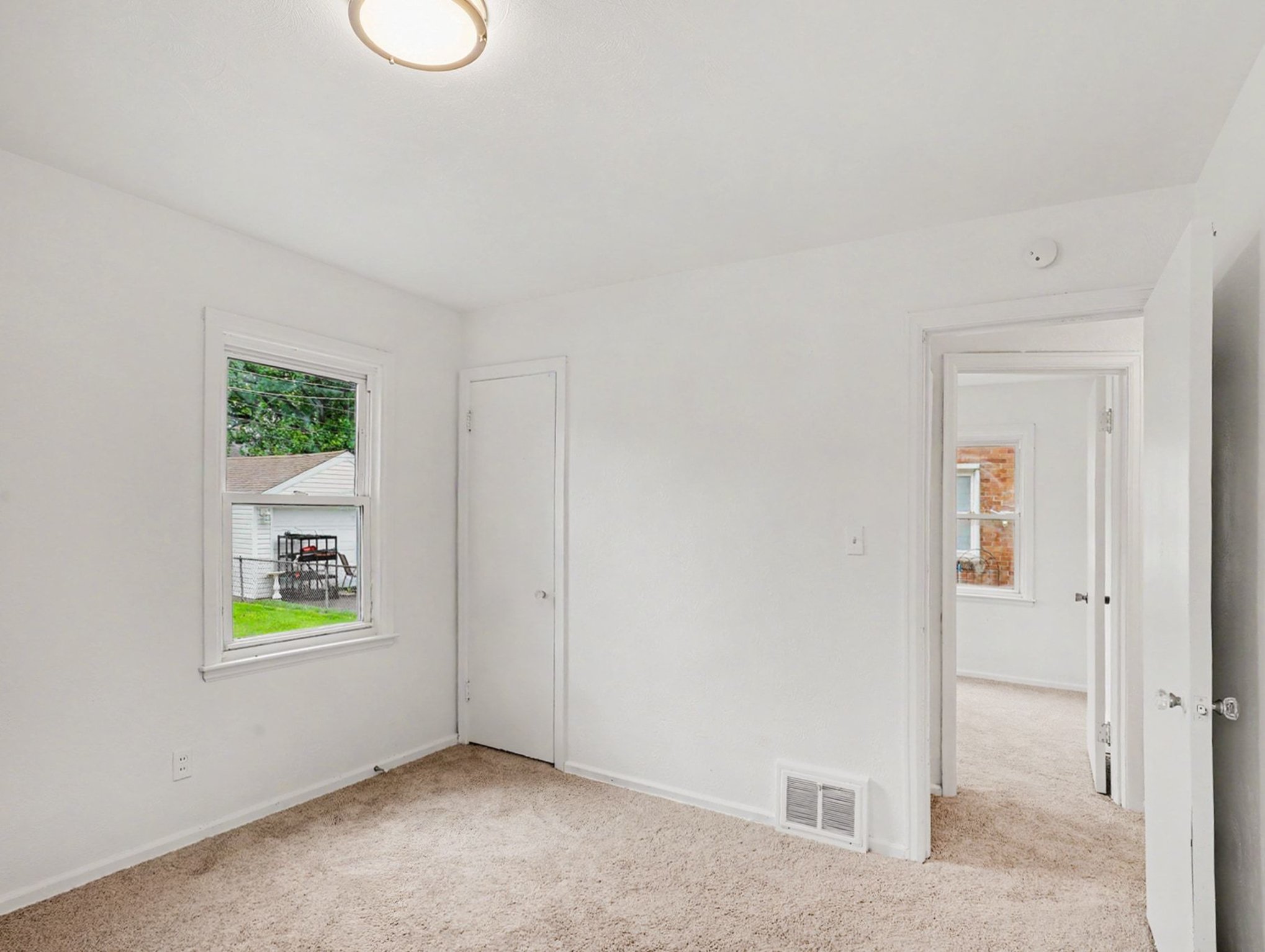 Photo 13 of 21 of 3439 Rushland Ave, Toledo, OH