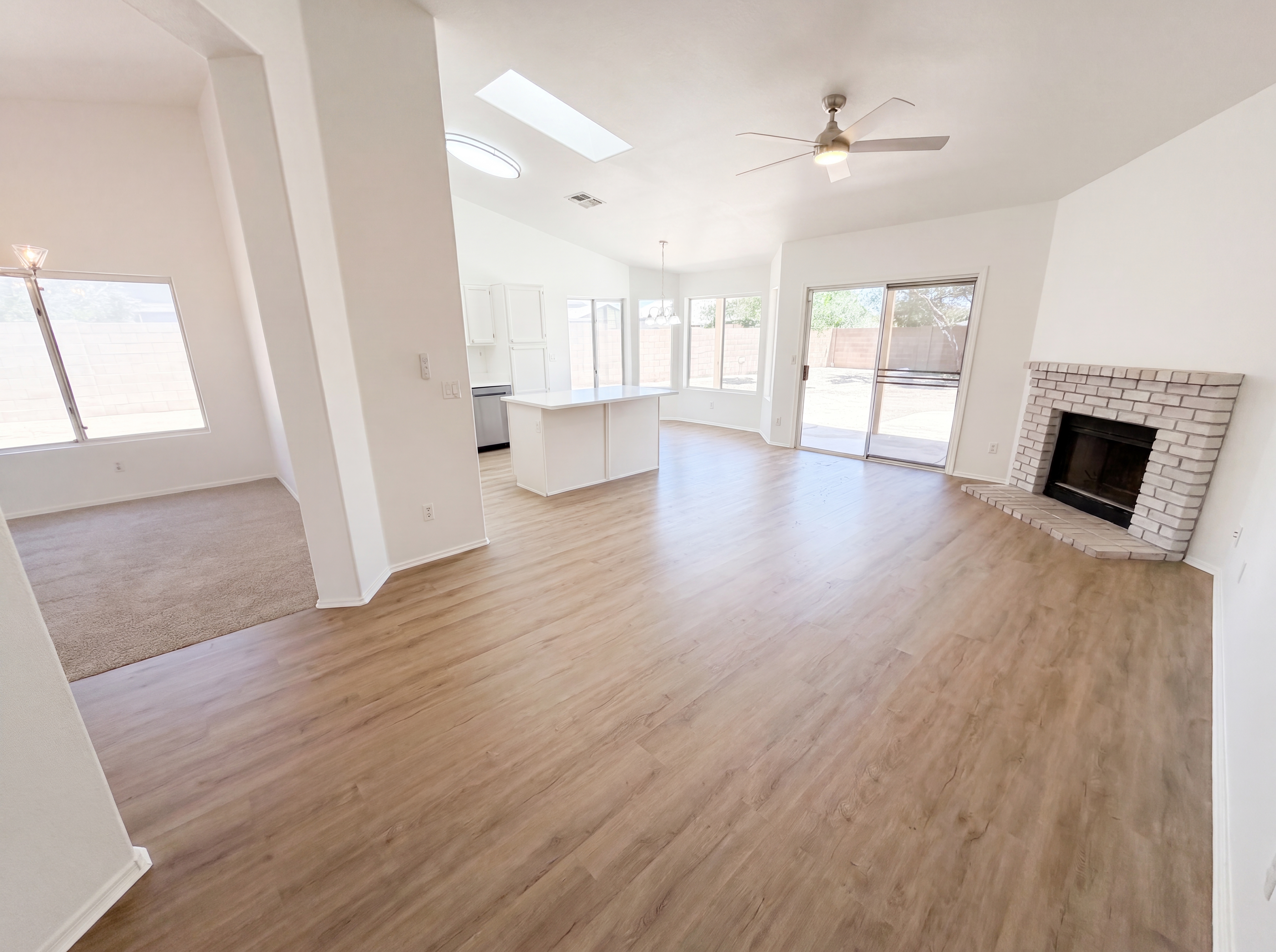 Photo 3 of 35 of 8421 W Willowbrook Dr, Peoria, AZ