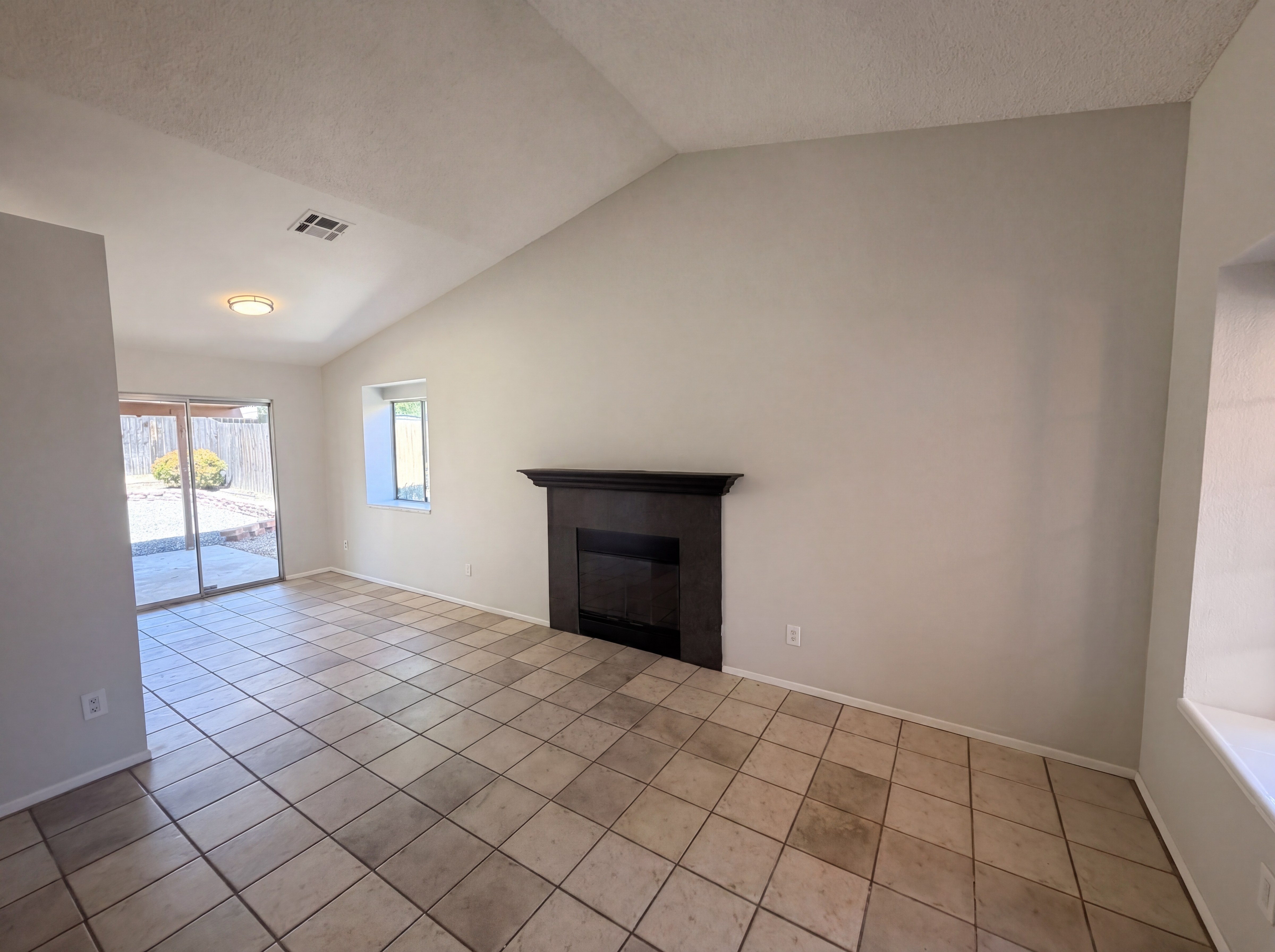 Photo 3 of 26 of 39823 Knollridge Dr, Temecula, CA