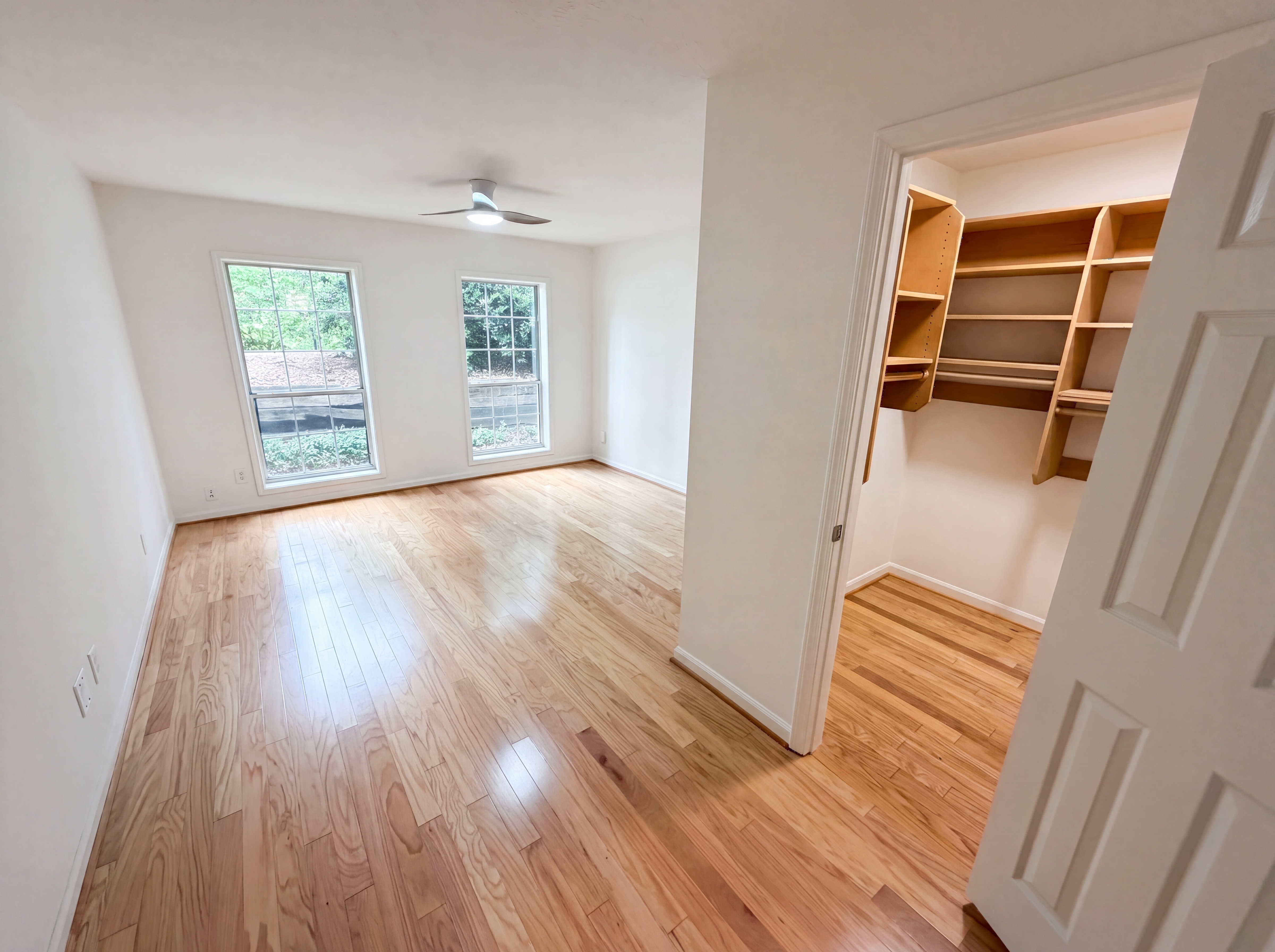 Photo 14 of 25 of 1128 Weatherstone Dr NE, Atlanta, GA
