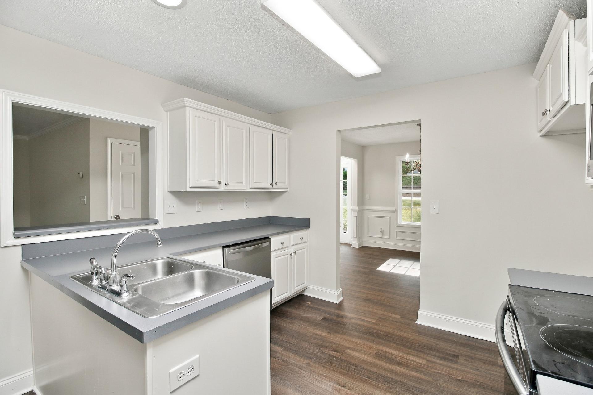 Photo 6 of 22 of 130 Stephanie Ln, Covington, GA