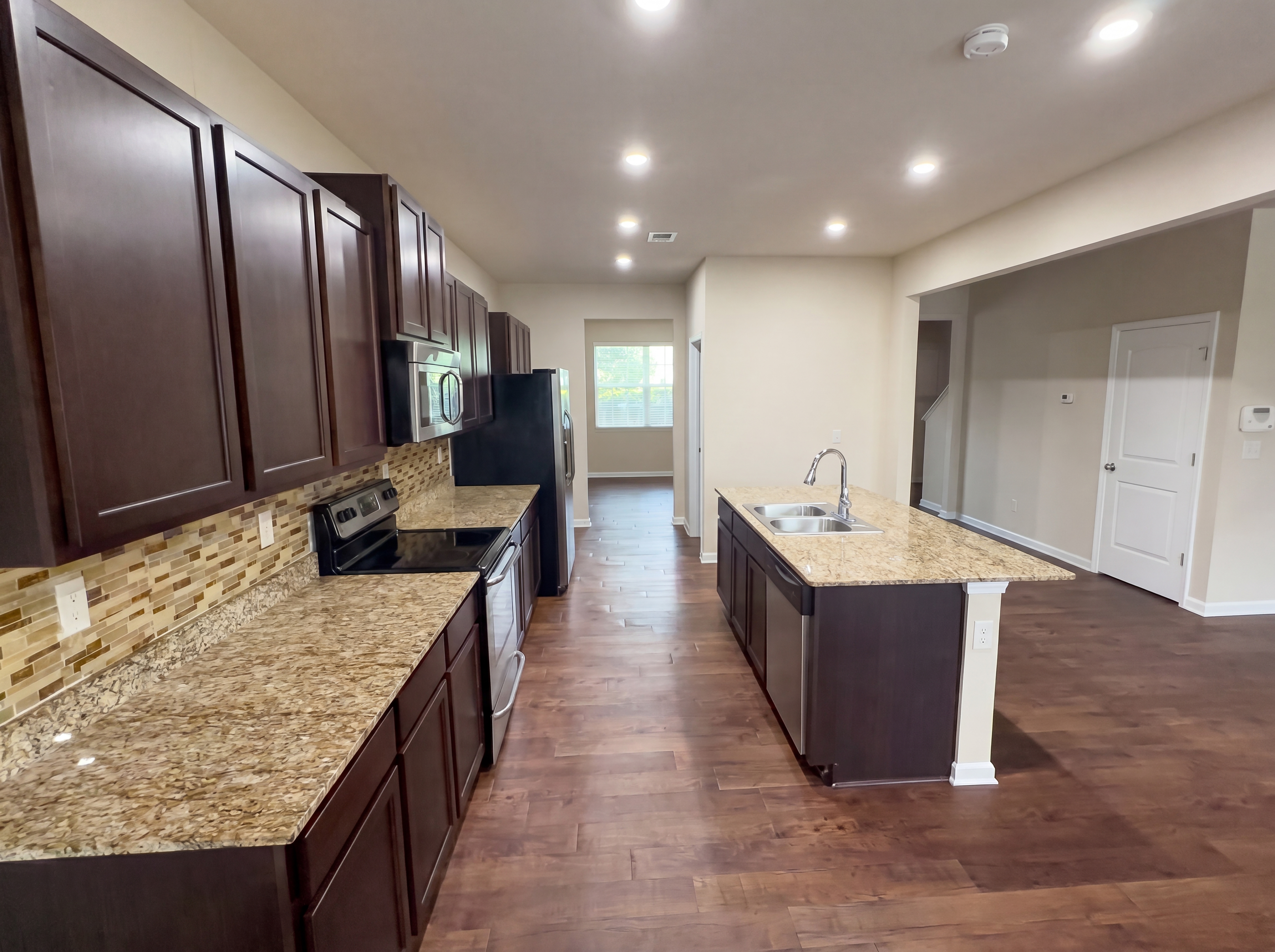 Photo 7 of 39 of 8496 Glenview St, Douglasville, GA
