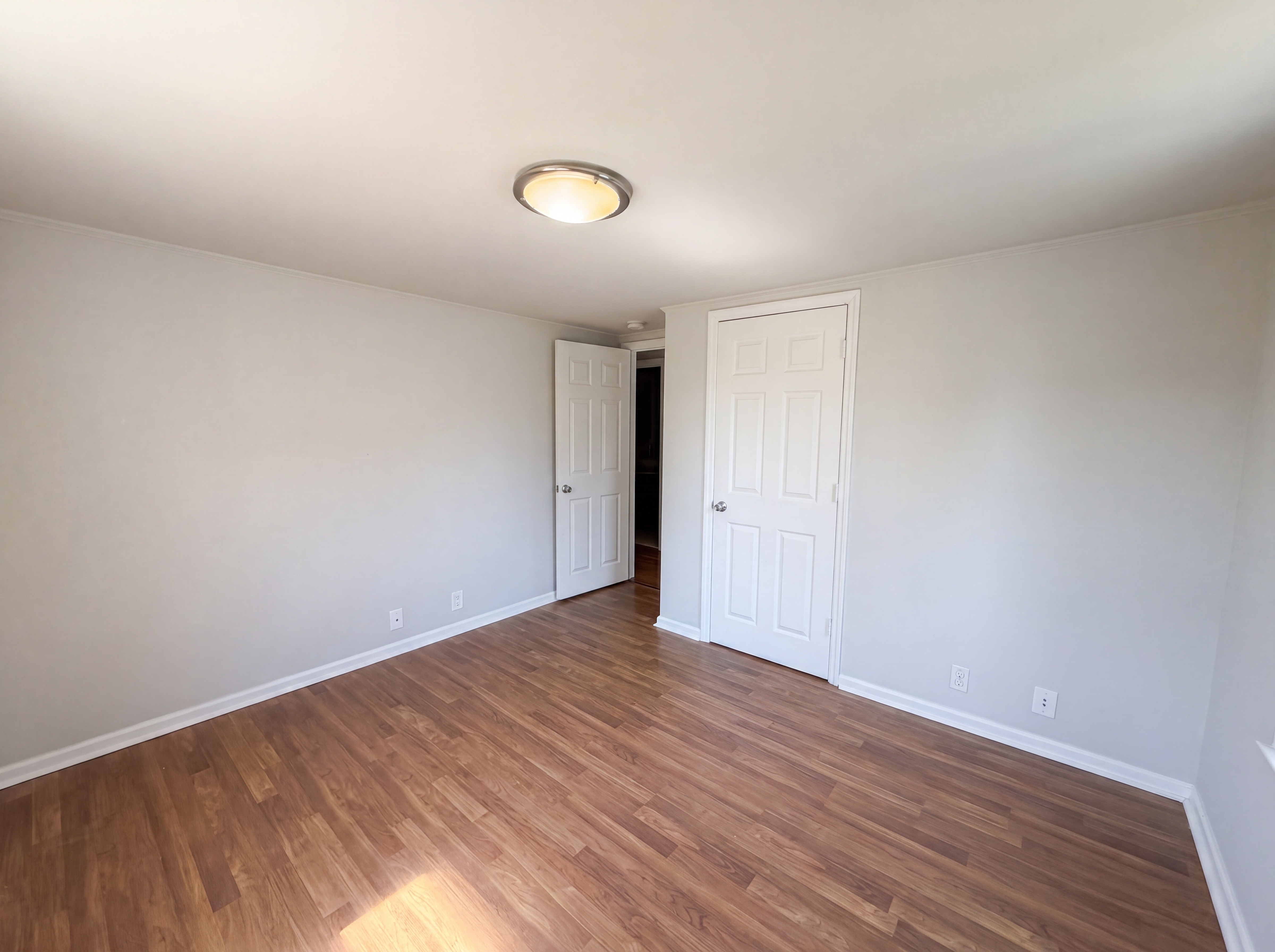 Photo 7 of 26 of 1760 Cedarwood Dr, Piscataway, NJ