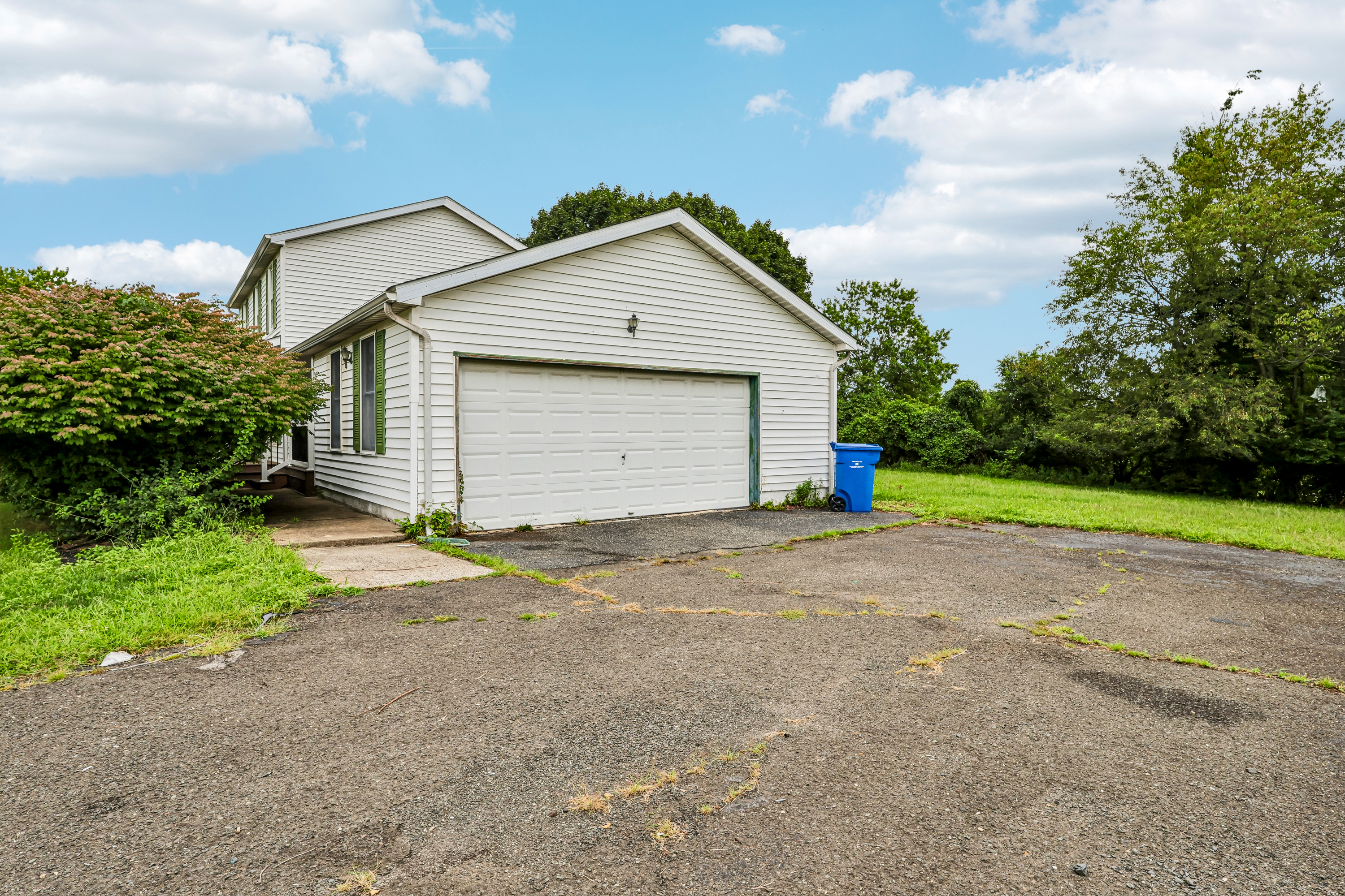 Photo 51 of 55 of 55 Jefferson Dr, Piscataway, NJ