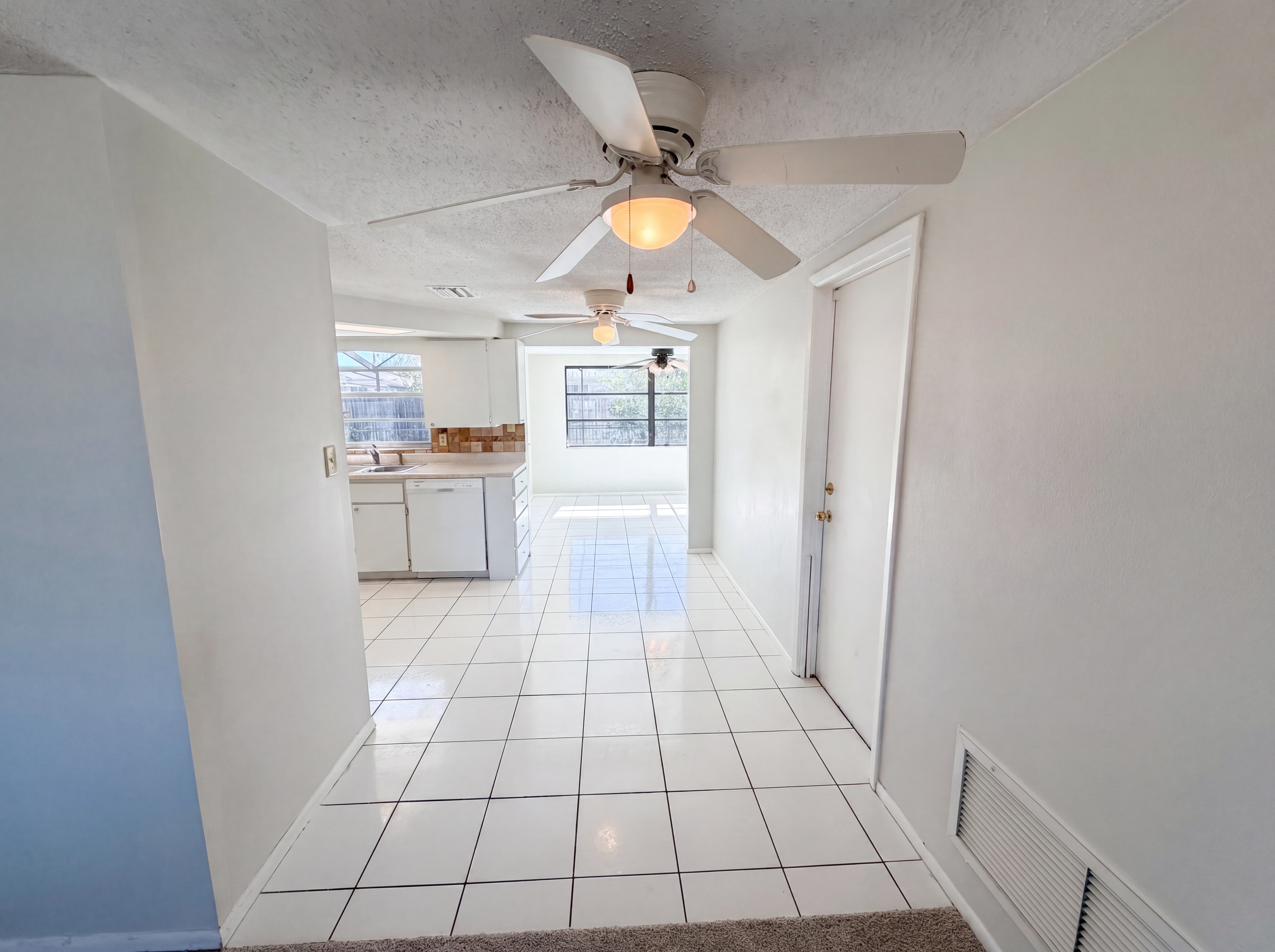 Photo 14 of 26 of 9236 Mark Twain Ln, Port Richey, FL