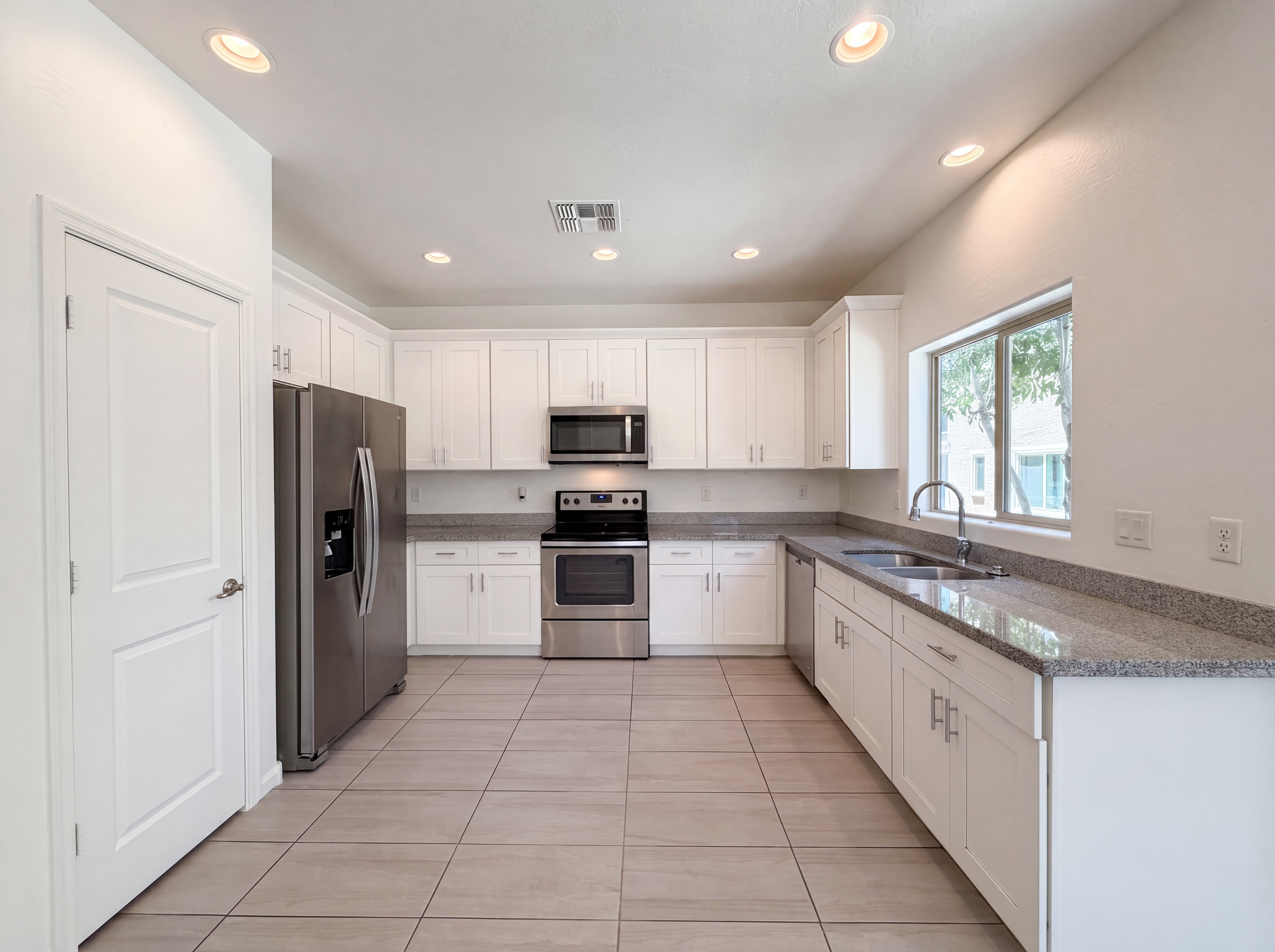 Photo 3 of 25 of 1826 W Pollack St, Phoenix, AZ
