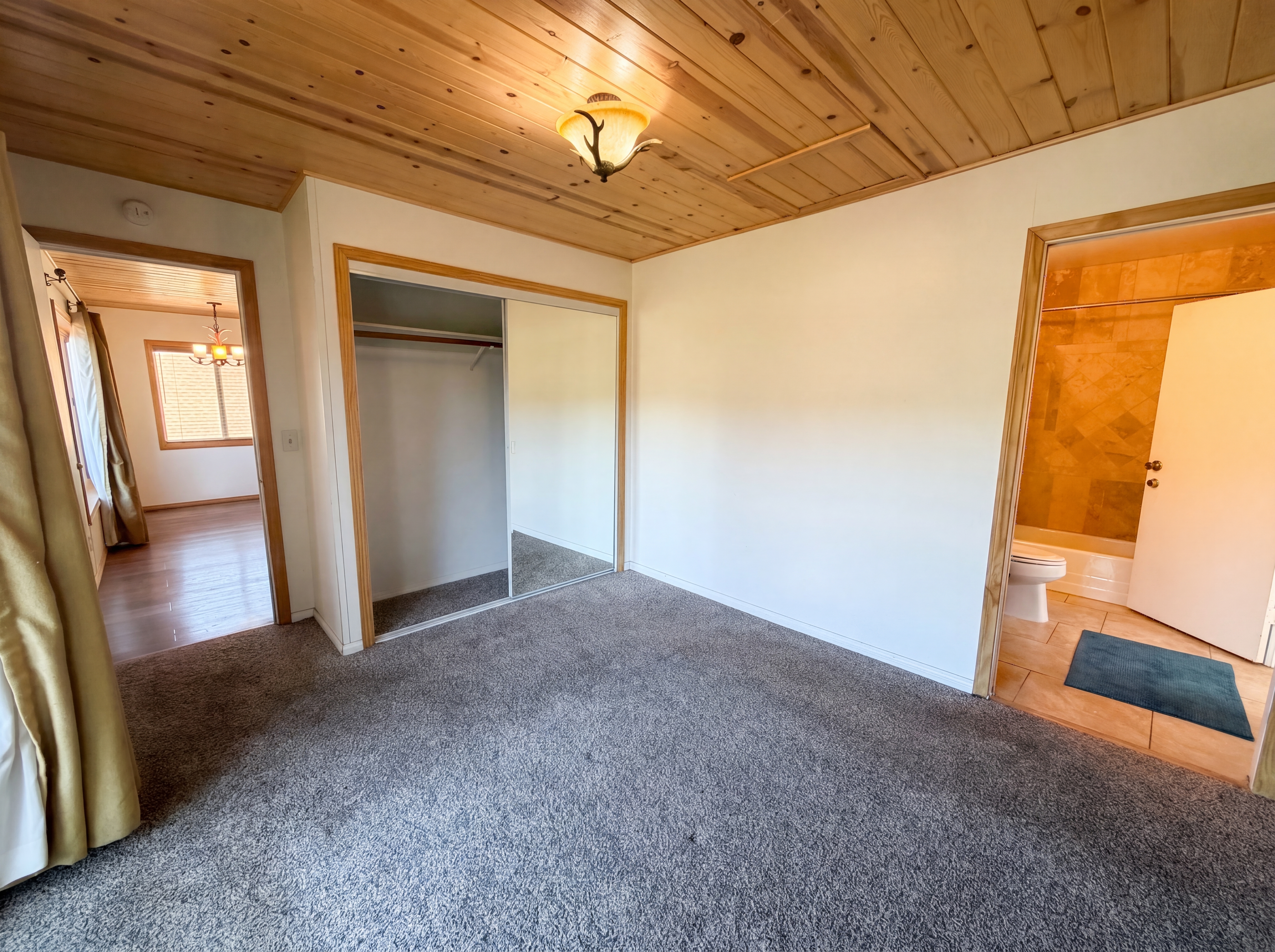 Photo 4 of 23 of 718 Blue Jay Rd, Big Bear Lake, CA
