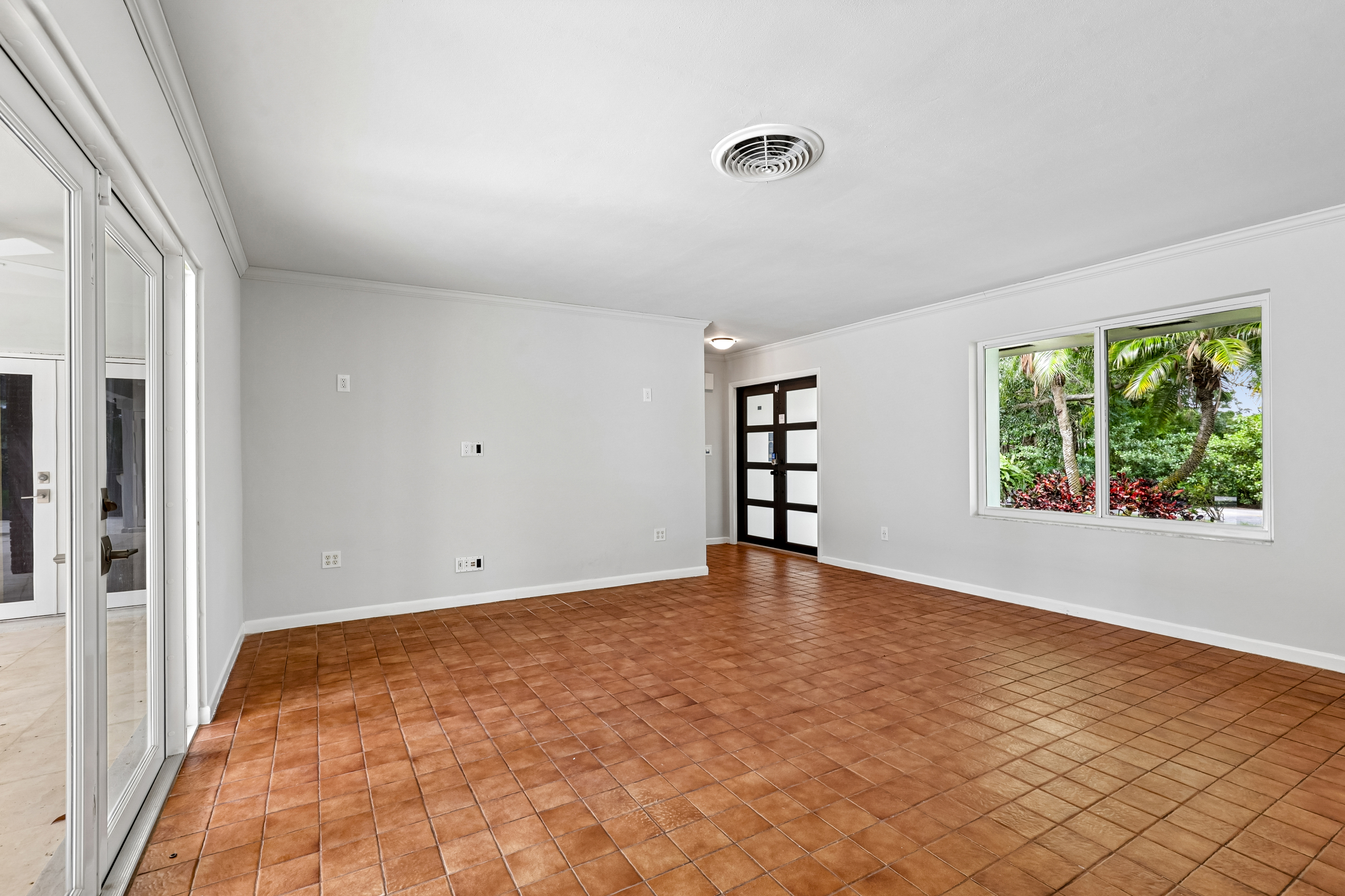 Photo 14 of 48 of 14851 SW 69th Ct, Palmetto Bay, FL