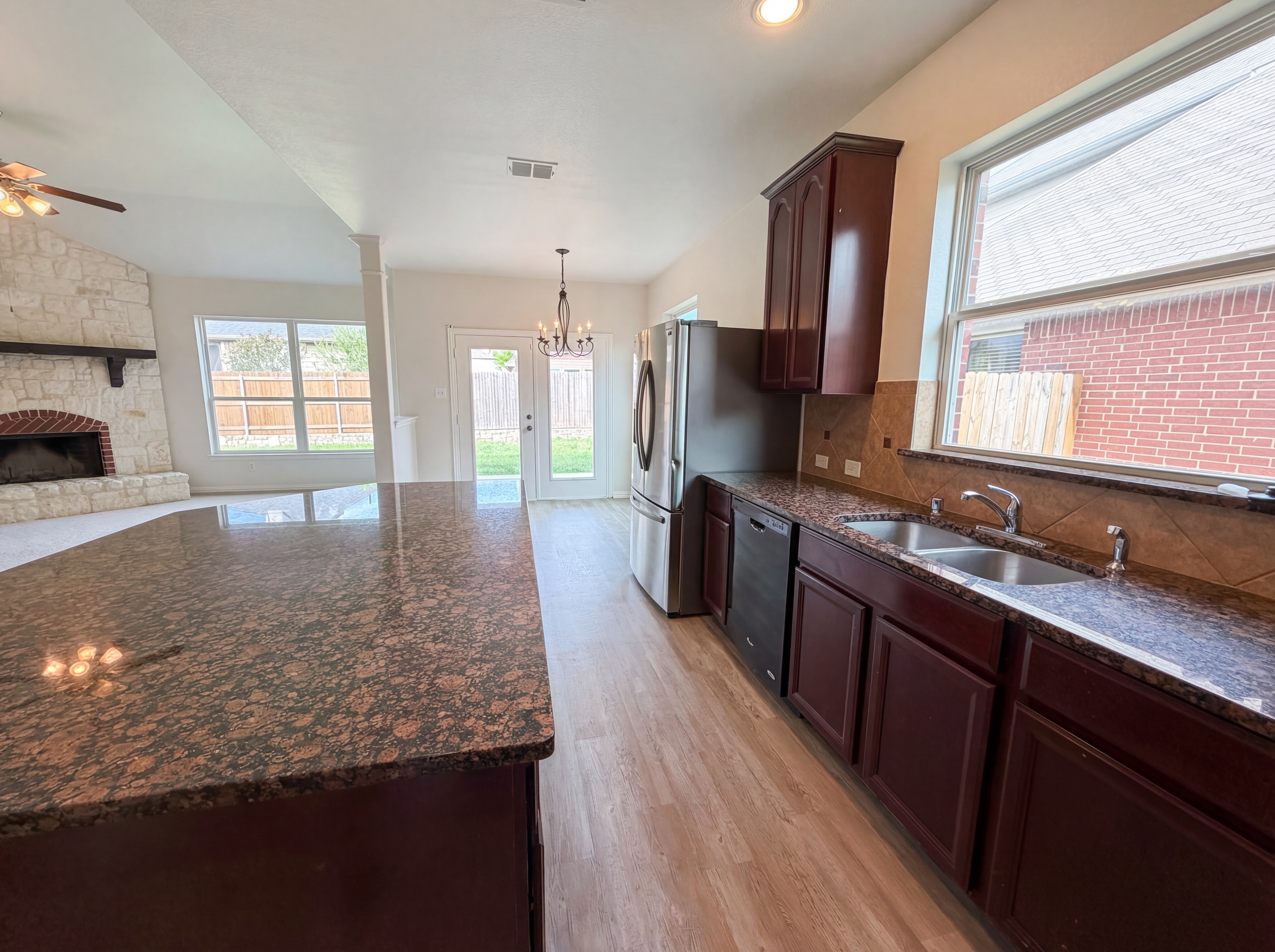 Photo 14 of 27 of 895 Honey Locust Dr, Fate, TX