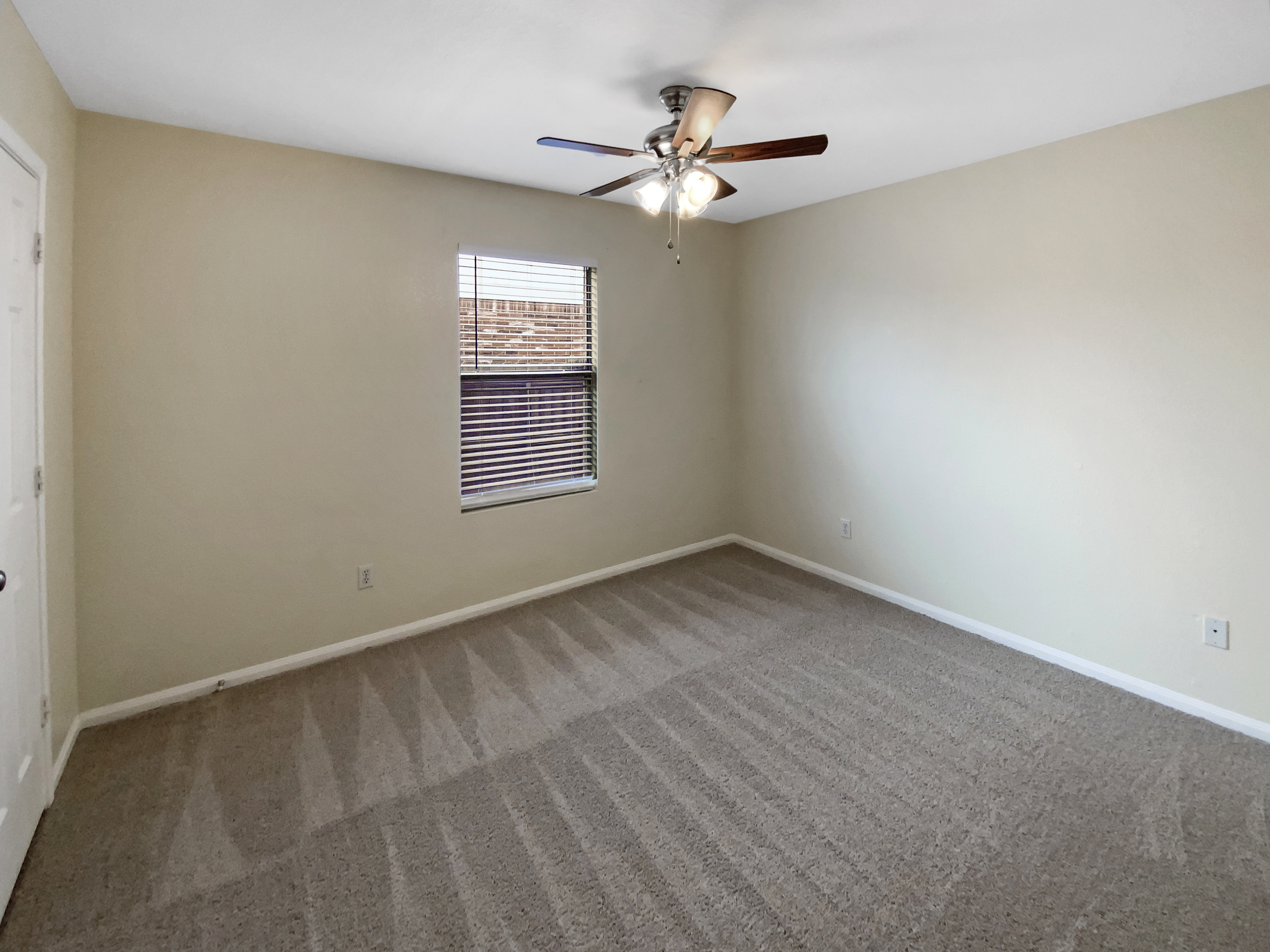Photo 12 of 16 of 5202 Oster Dr, Killeen, TX